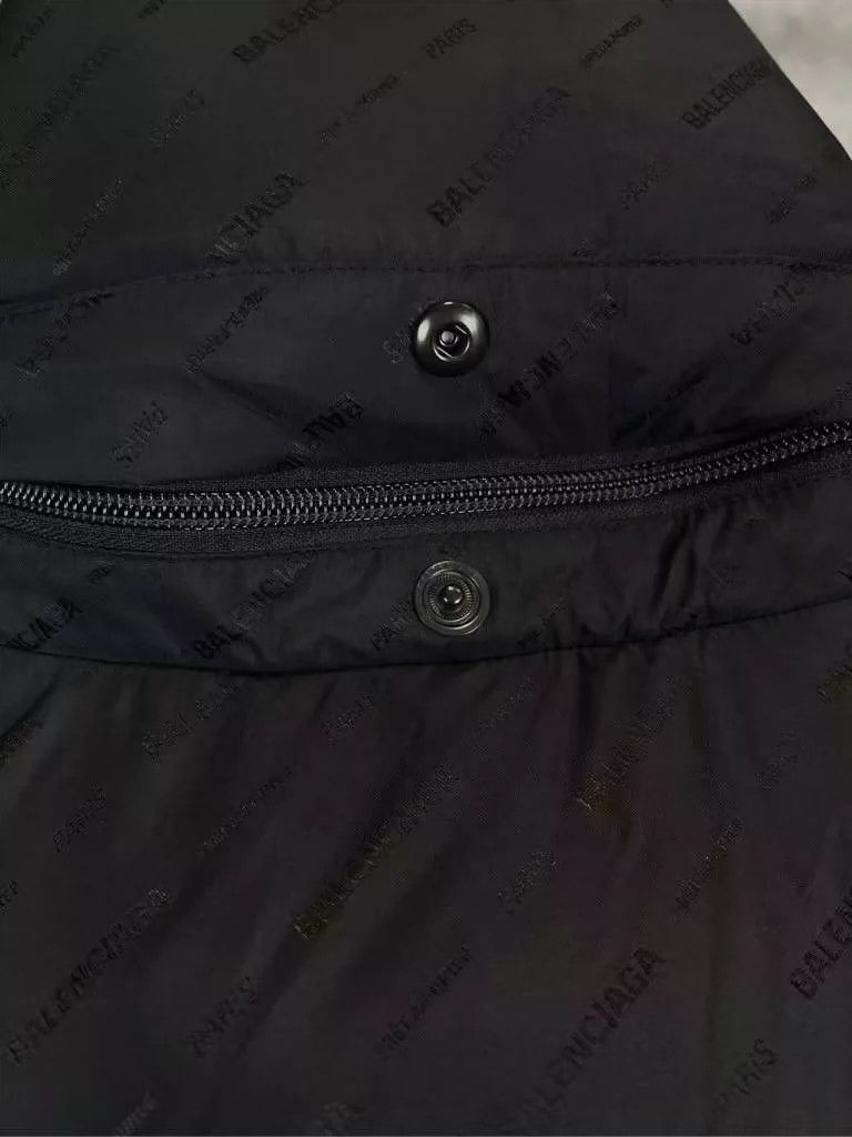 Balenciaga Balenciaga Bullet screen with dark stripes is full of LOGO Size US M / EU 48-50 / 2 - 4 Thumbnail