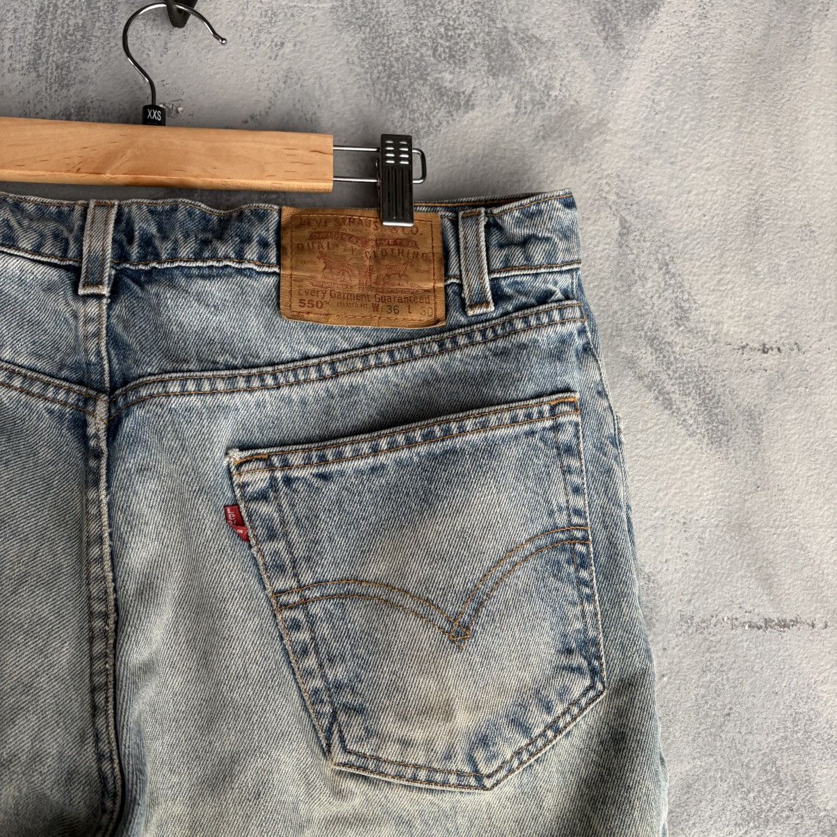 Levi's Vintage Levis 550 Jeans Mens 36x30 Relaxed Fit 90 Denim Blue Size US 36 / EU 52 - 1 Thumbnail