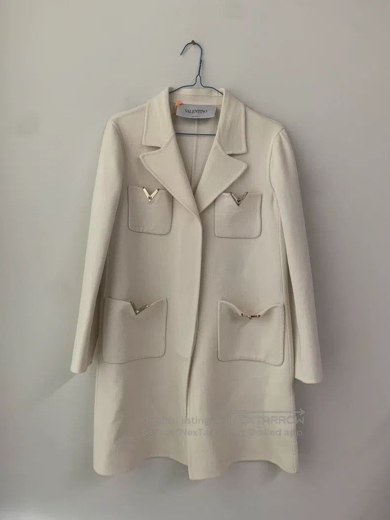 Valentino Valentino Off-white coat Size M / US 6-8 / IT 42-44 - 1 Thumbnail