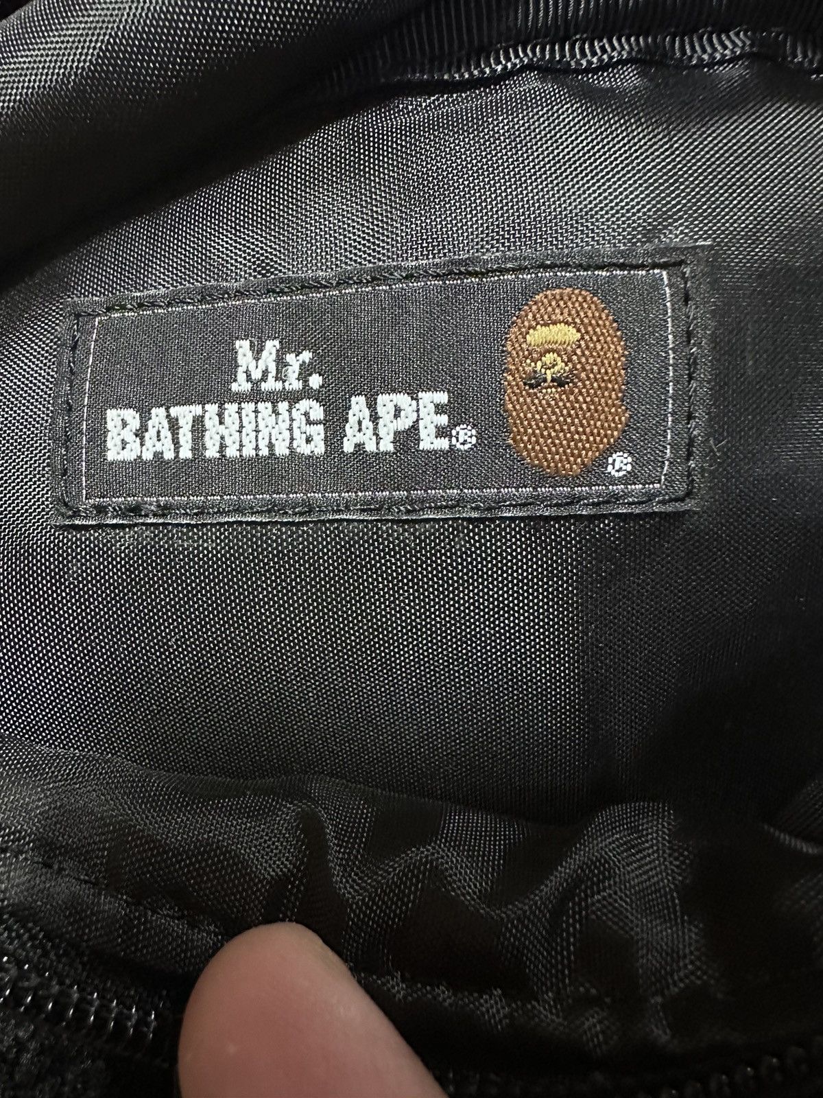 Bape 🇯🇵 Iconic "Bape" Sherpa Cross Body Logo Mr.Bathing Ape Size ONE SIZE - 8 Thumbnail