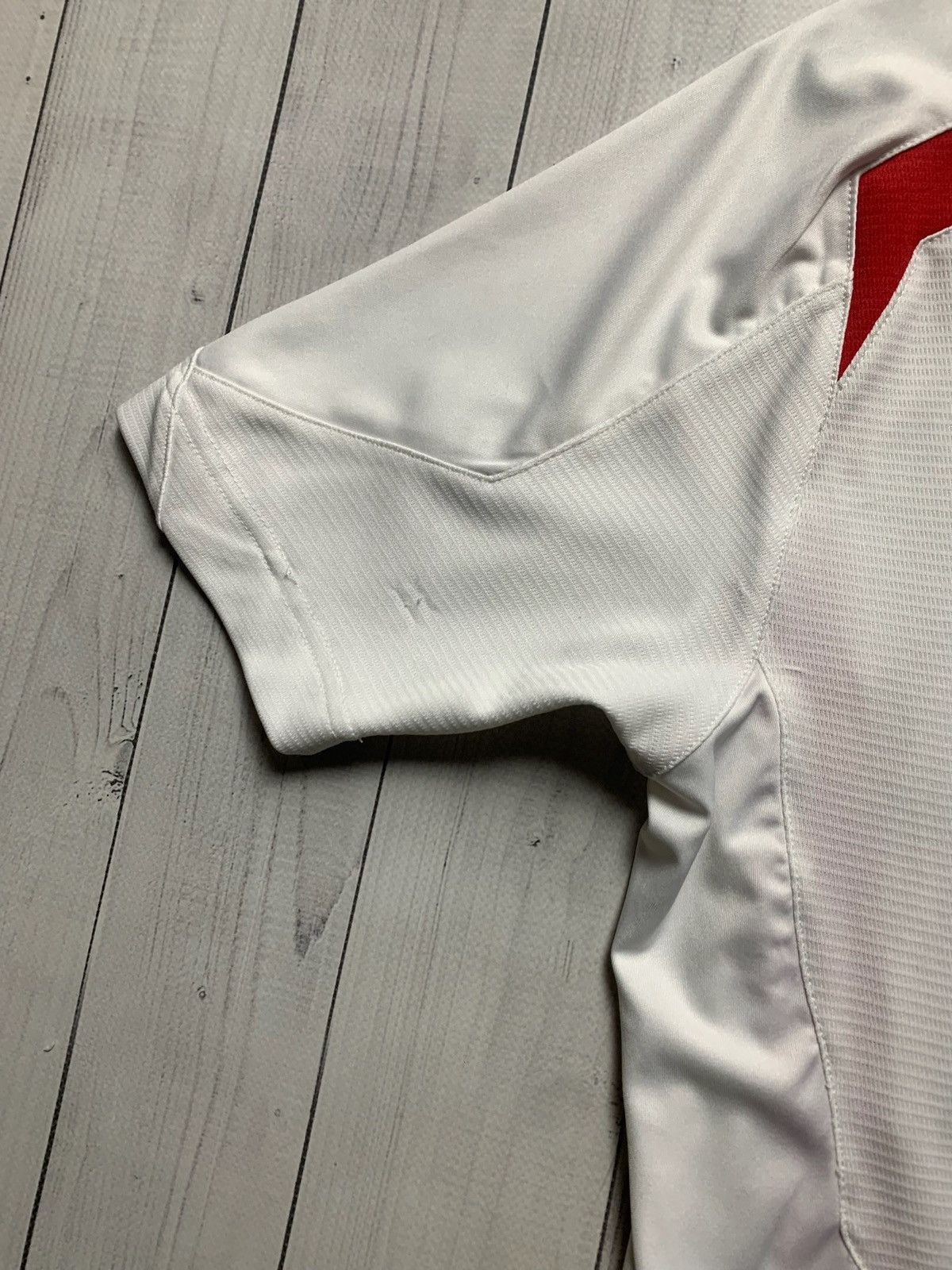 Vintage Vintage Liverpool soccer jersey size Xs away white Size US XS / EU 42 / 0 - 10 Thumbnail