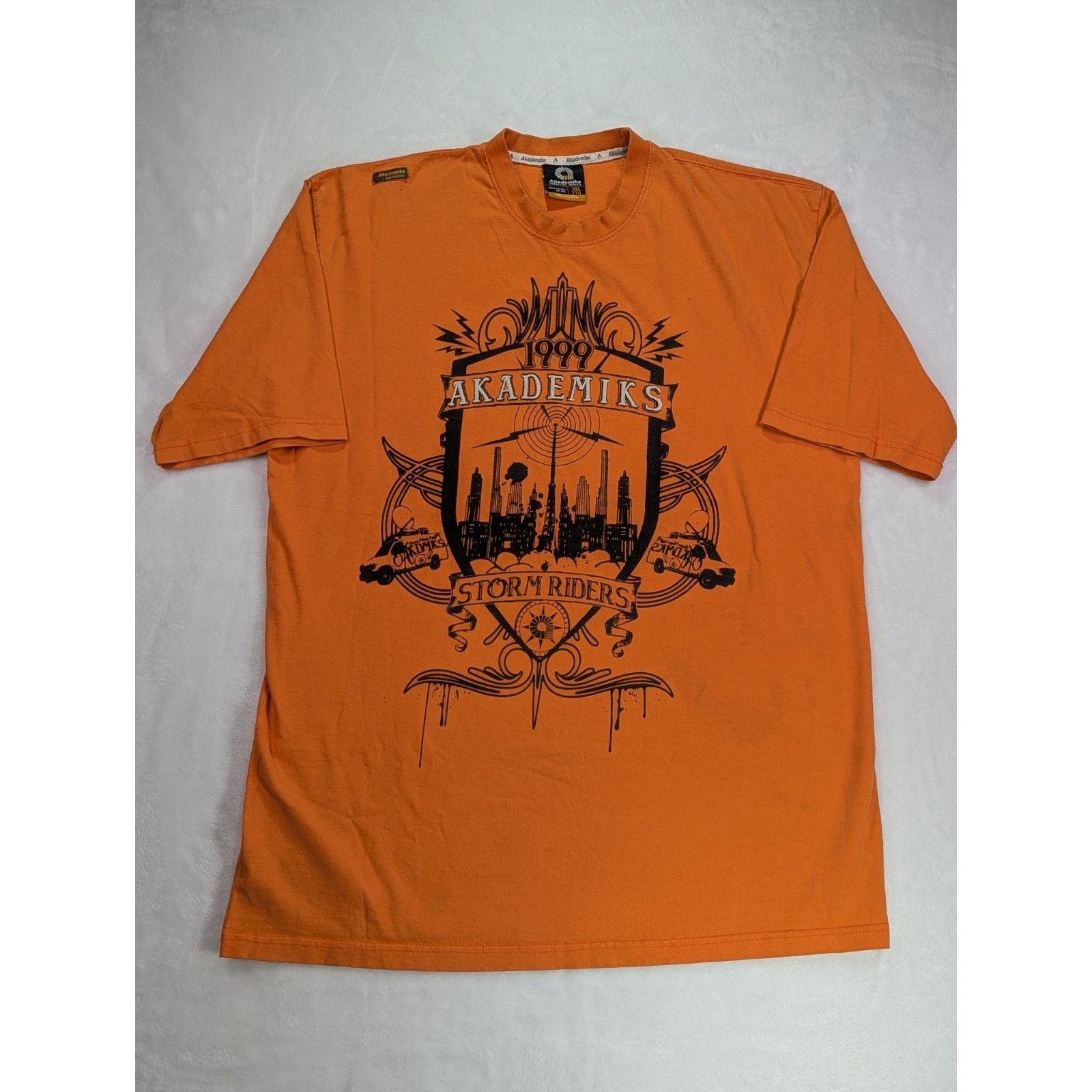 Akademiks VTG Akademiks Storm Riders Orange Tee XXL Embroidered 99 Size US XXL / EU 58 / 5 - 1 Thumbnail