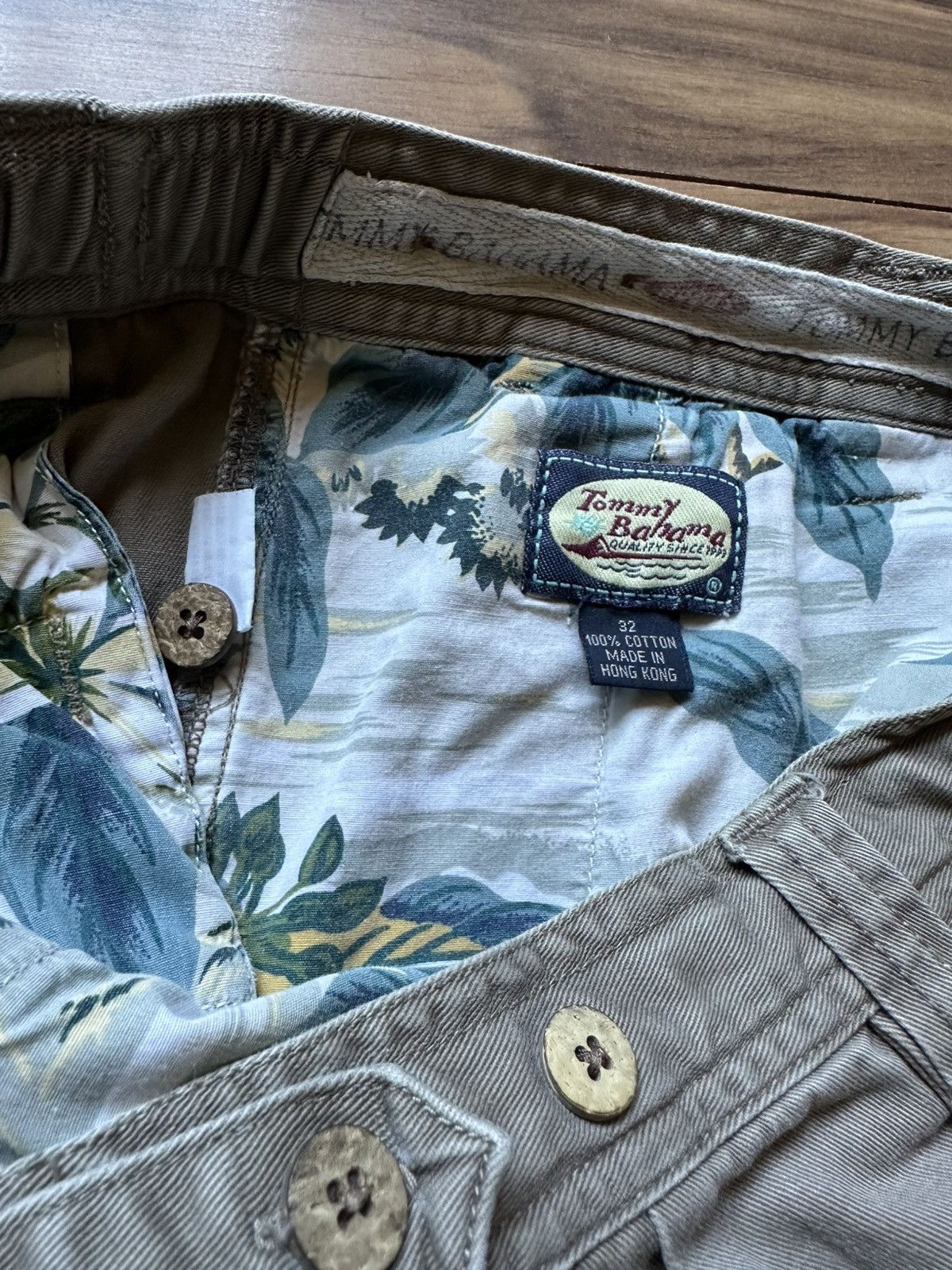 Tommy Bahama Tommy Bahama Tan Shorts Size US 32 / EU 48 - 4 Thumbnail