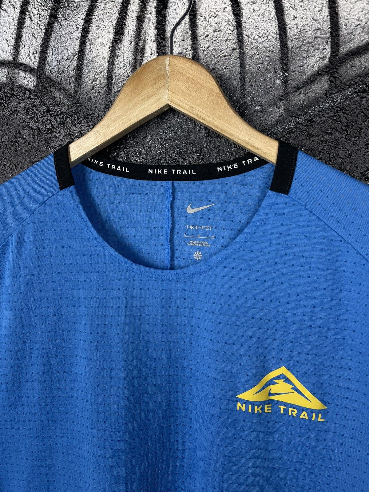 Nike Nike Dri-Fit Solar Chase Trail T-Shirt Men’s Size Large Size US L / EU 52-54 / 3 - 8 Thumbnail