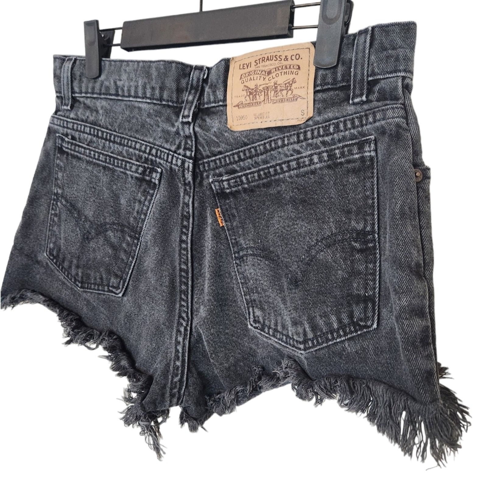 Levi's Vintage Levis Orange Tab 950 relaxed cut off shorts 90s Size 30" / US 8 / IT 44 - 1 Thumbnail