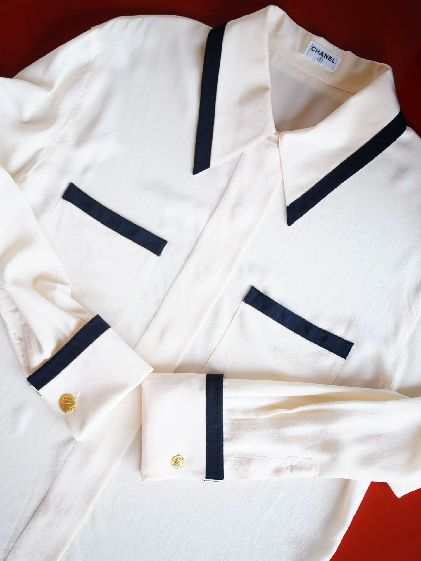 Chanel Chanel Vintage Silk Cream Preppy Shirt with Removable Gold Cufflinks Size S / US 4 / IT 40 - 5 Thumbnail