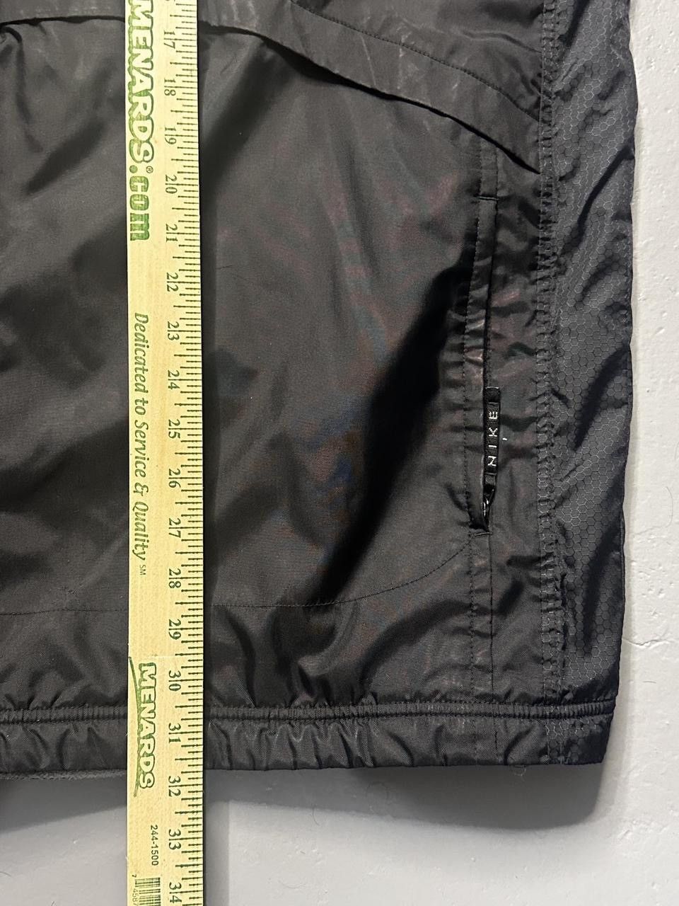 Nike Vintage Nike jacket in black with a grey inner lining Size US XL / EU 56 / 4 - 5 Thumbnail