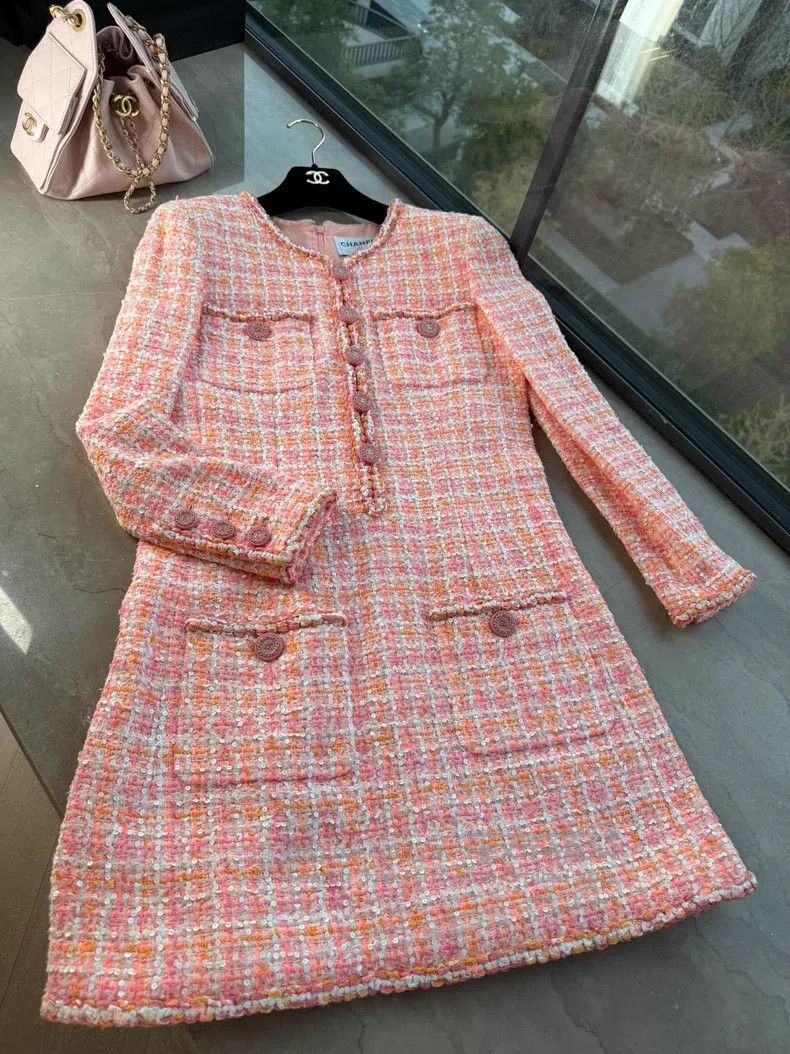 Chanel Chanel Cruise series orange sequin dress Size S / US 4 / IT 40 - 1 Thumbnail