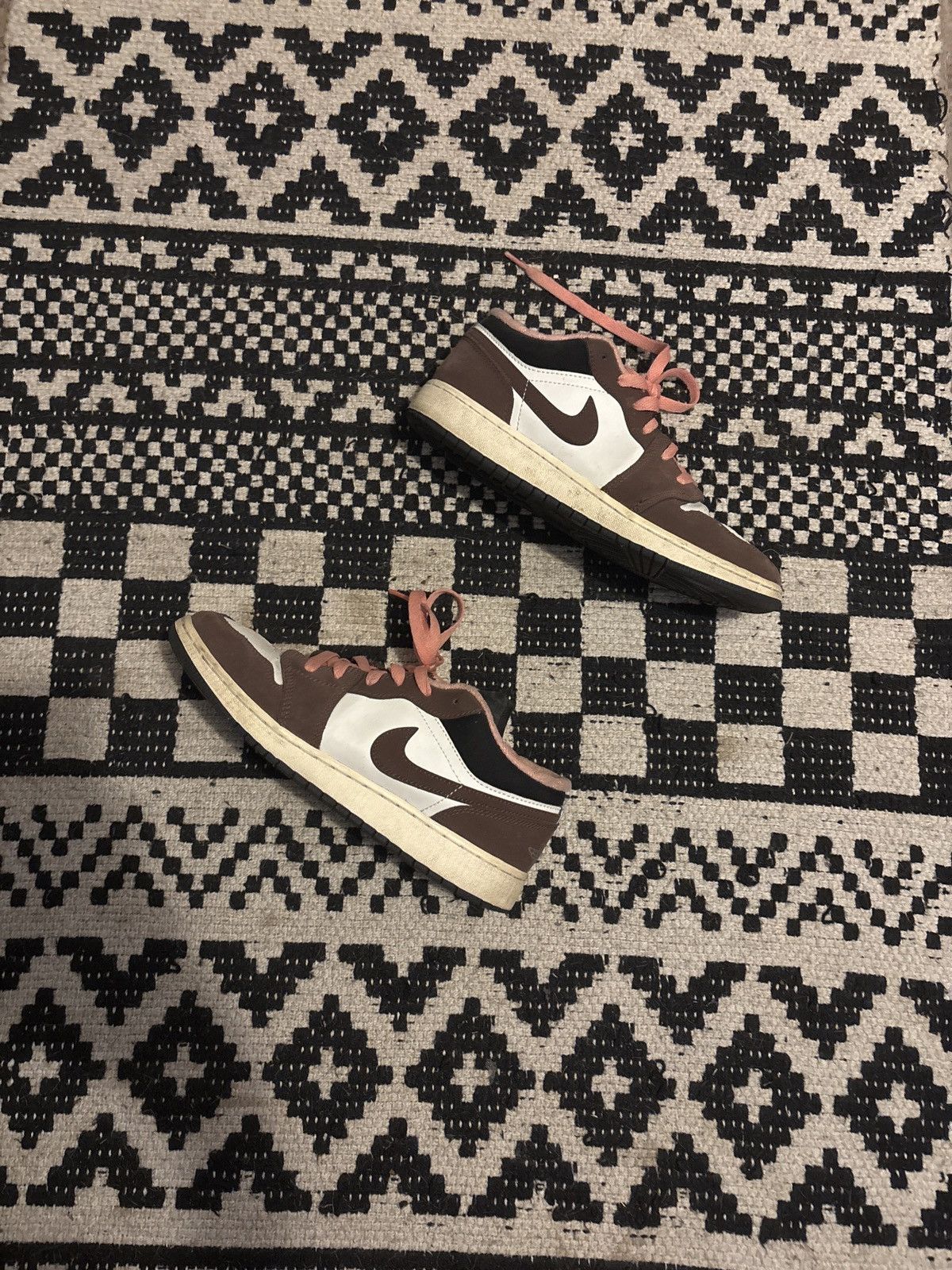 Jordan Brand Jordan 1 Low “Mocha” Brown Size US 6.5 / EU 39-40 - 4 Thumbnail