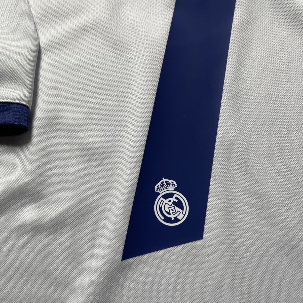 Adidas × Vintage REAL MADRID ADIDAS 2016/2017 FOOTBALL HOME JERSEY #7 RONALDO Size US S / EU 44-46 / 1 - 12 Thumbnail