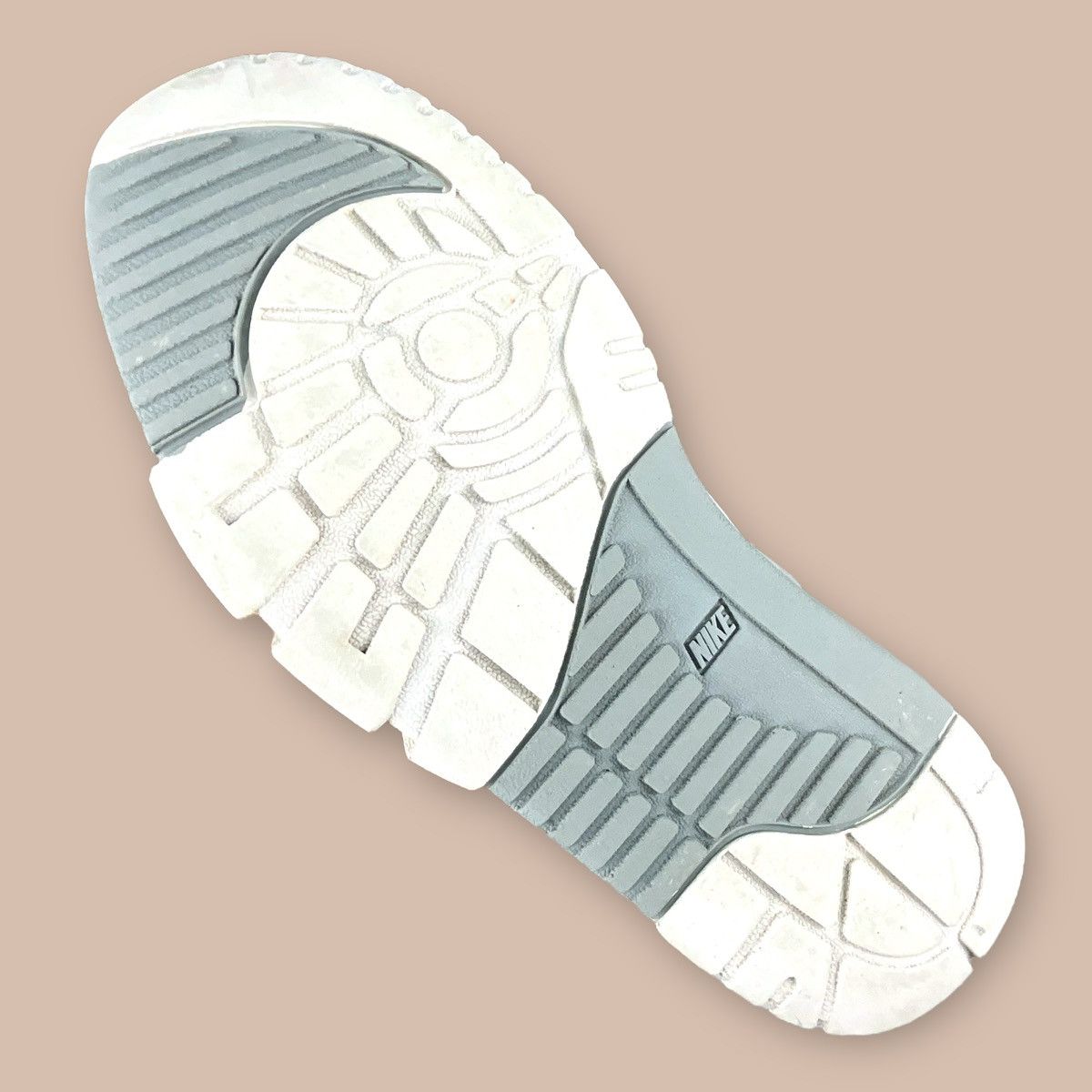 Nike Nike Air Cross Trainer Low Size US 7 / EU 40 - 18 Thumbnail