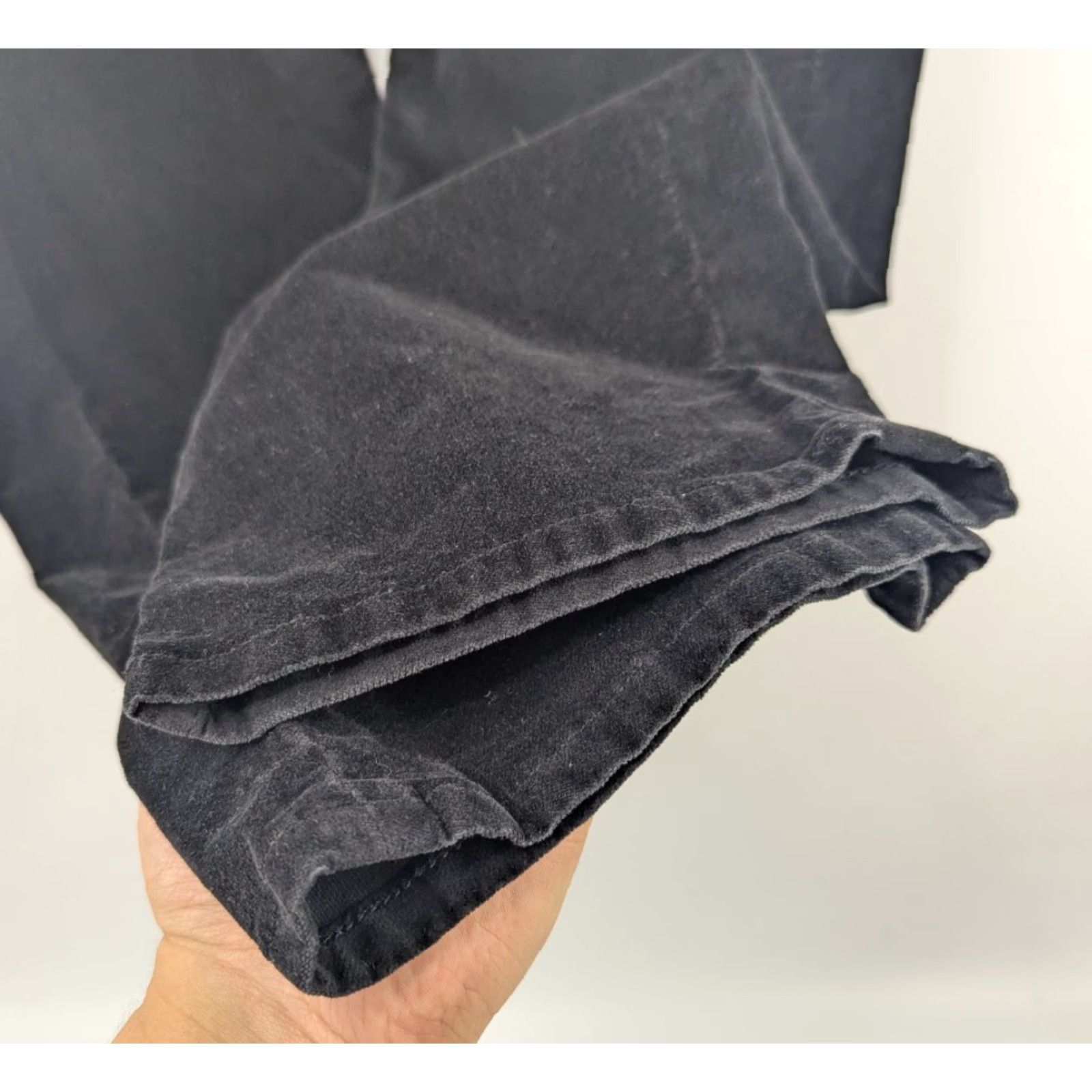 Allsaints VINTAGE AllSaints Jeans 25 Black Velvet Cropped 90s Y2K 2000s Womens Premium Fit Regular Cropped Velvet Jeans Size 42" / US 20 - 3 Thumbnail