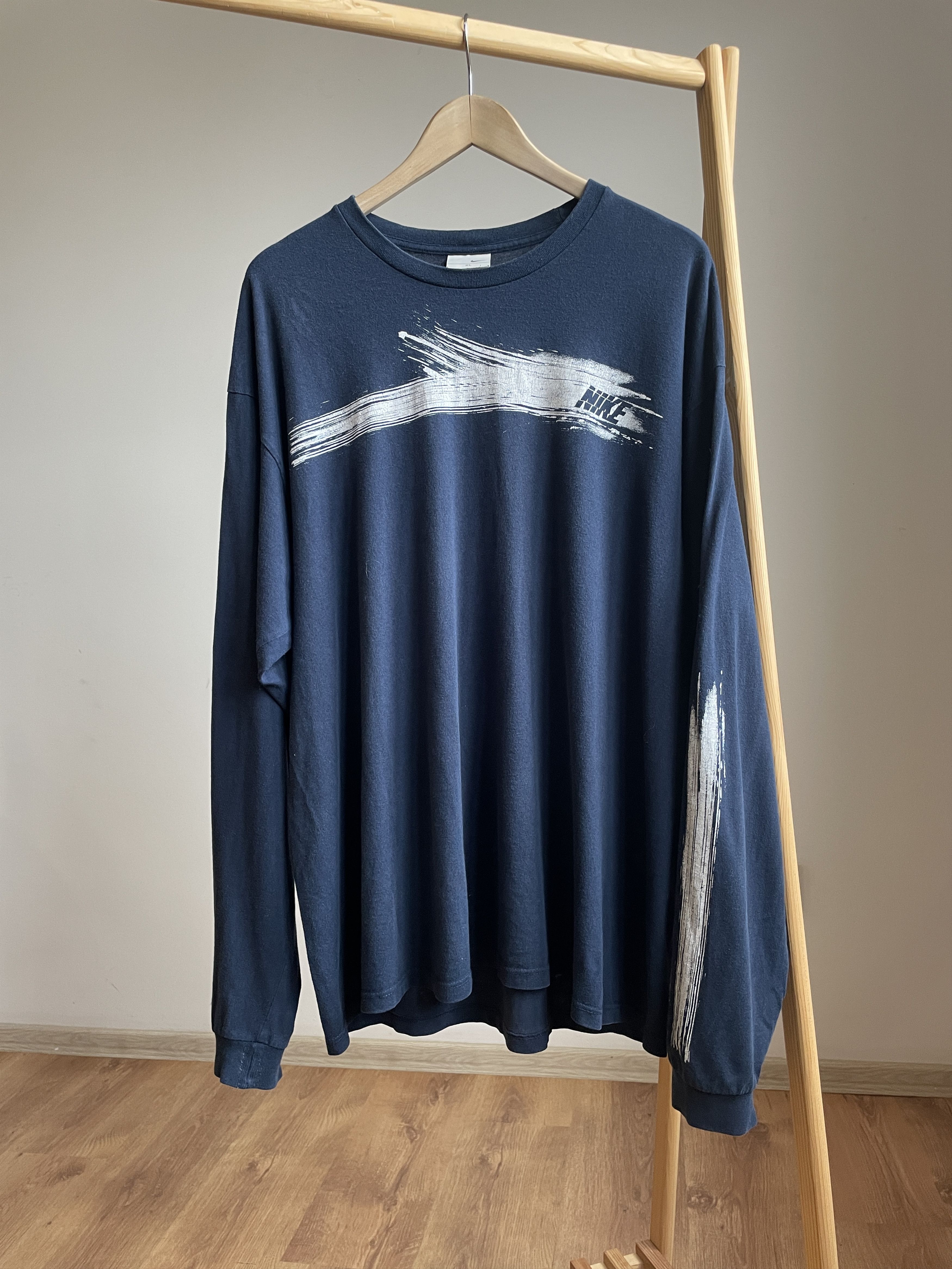 Nike Nike Vintage Y2K Long Sleeve T-Shirt Size XL Size US XL / EU 56 / 4 - 1 Thumbnail