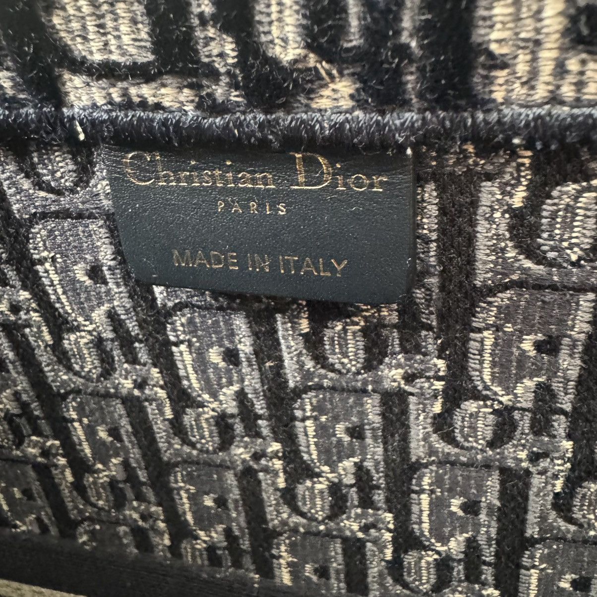 Dior Authentic✅ Receipt ✅ Velvet Oblique Book Tote Bag Size ONE SIZE - 22 Thumbnail