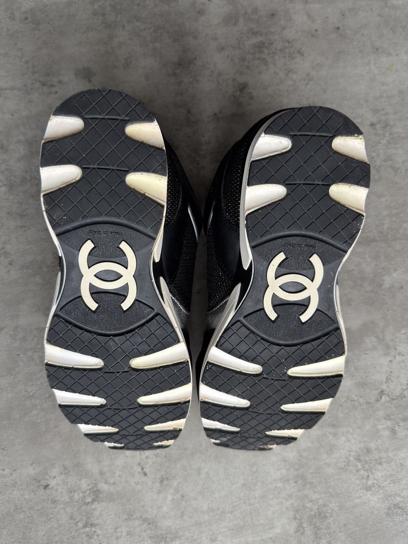 Vintage Vintage Chanel CC Logo High Top Sneakers Women's US9 Size US 9 / IT 39 - 5 Thumbnail