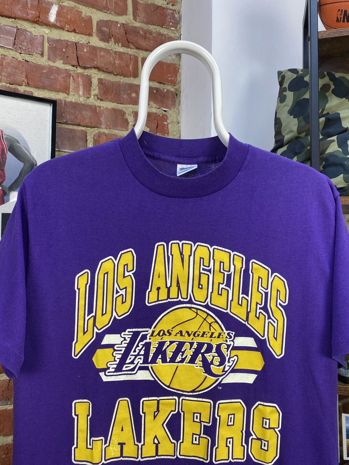NBA × Vintage Vintage Los Angeles Lakers Trench T-Shirt Size US S / EU 44-46 / 1 - 2 Thumbnail