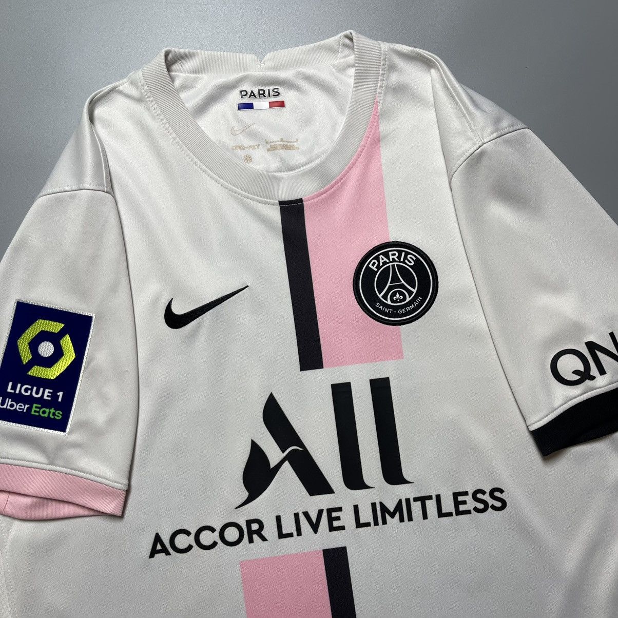 Nike PSG NIKE 2021/2022 FOOTBALL SOCCER AWAY JERSEY #30 MESSI Size US L / EU 52-54 / 3 - 4 Thumbnail
