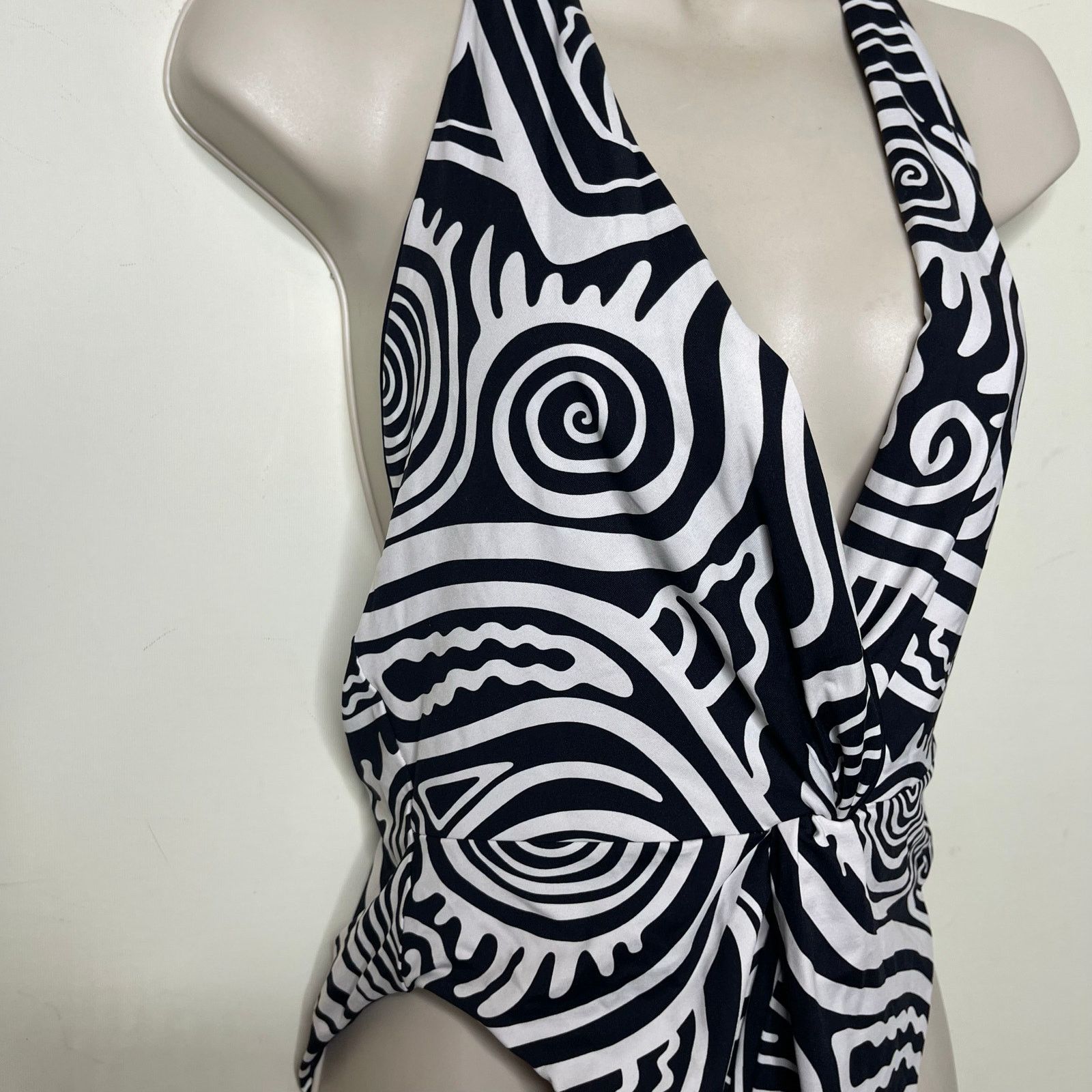 Mara Hoffman NWT MARA HOFFMAN Gabriela One Piece in black & white sz L Size L / US 10 / IT 46 - 12 Thumbnail