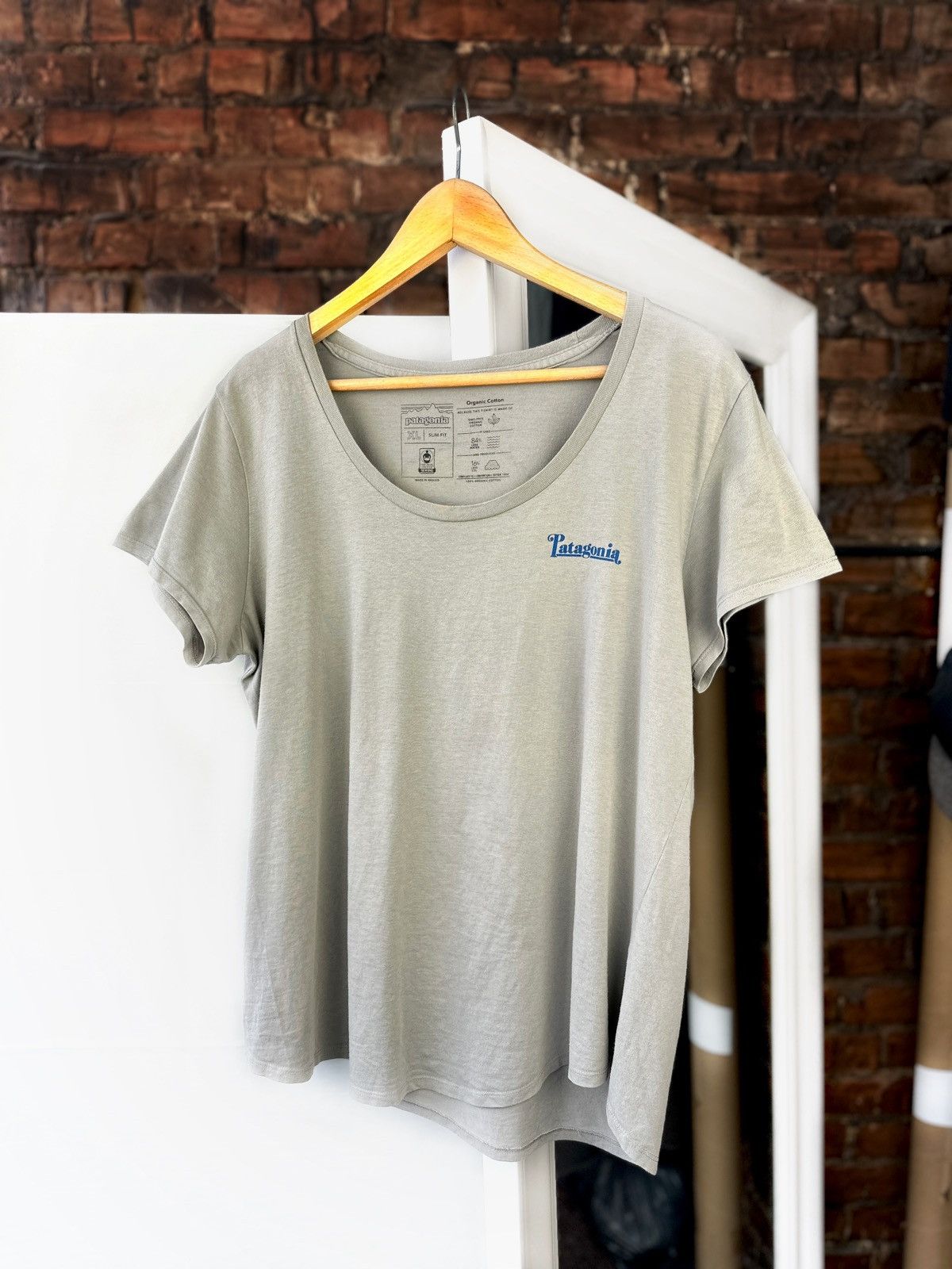 Patagonia Women’s Patagonia T-Shirts Big Logo Gray Size: XL Size XL / US 12-14 / IT 48-50 - 2 Thumbnail