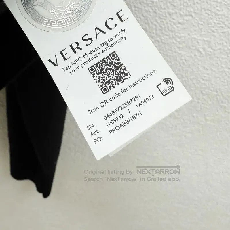 Other Versace Black Wool Long Sleeve Sweater . Size US S / EU 44-46 / 1 - 7 Thumbnail