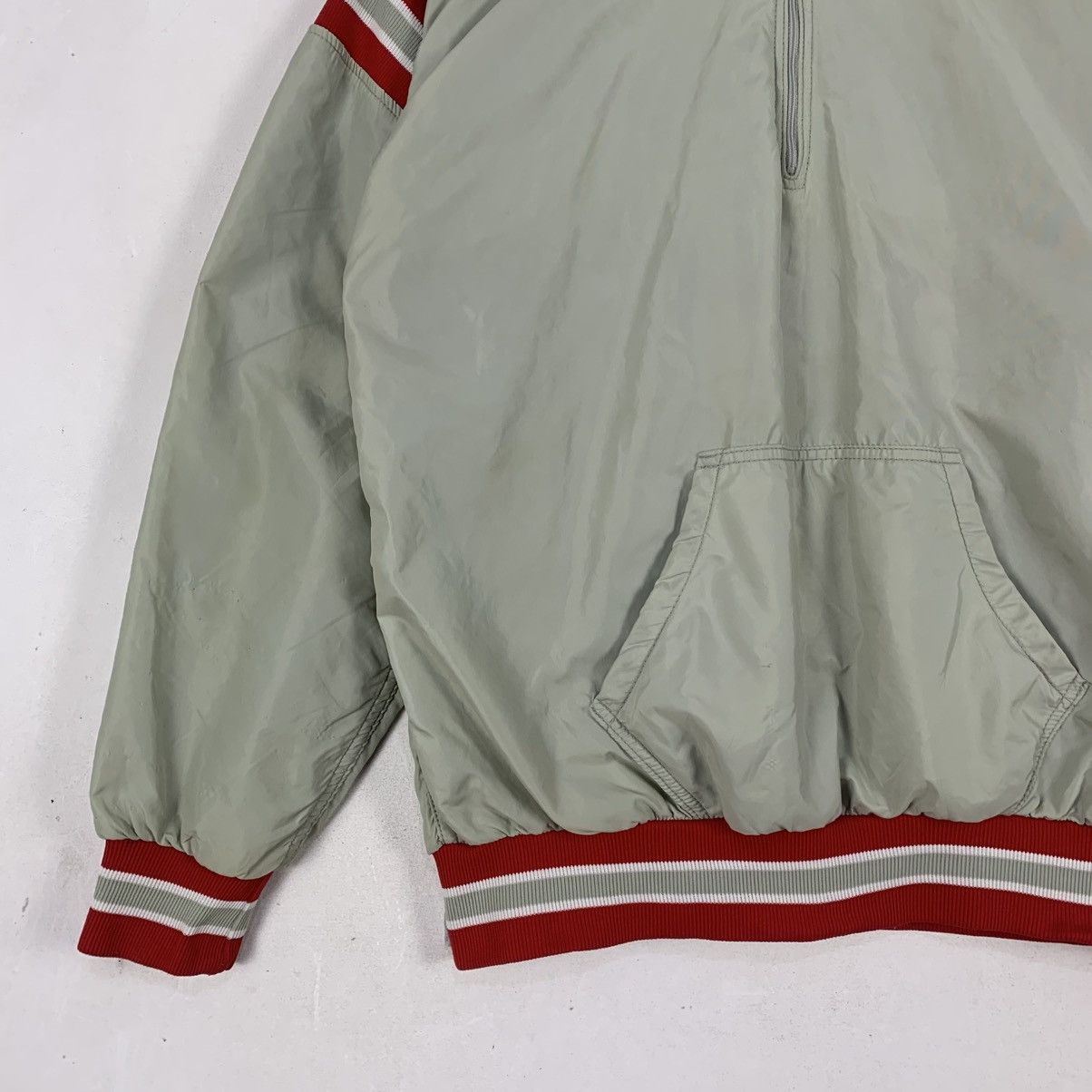 vintage Russell activewear pullover windbreaker jacket.
