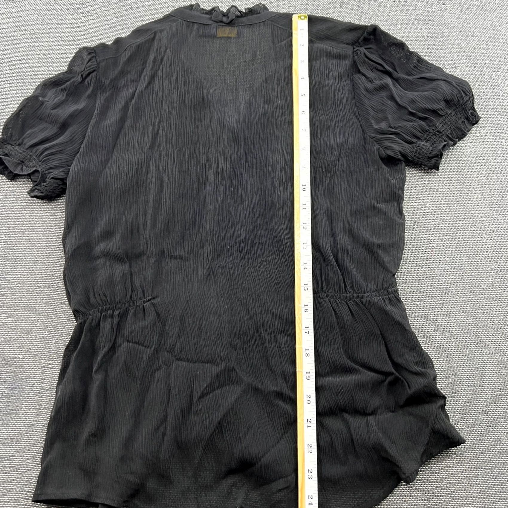 Polo Ralph Lauren Polo Ralph Lauren Shirt Womens Size 10 Black Ruffle Blouse Short Sleeve Buttoned Round Neck T-Shirt Jersey Activewear Casual Mens Womens Boys Girls Size L / US 10 / IT 46 - 7 Thumbnail