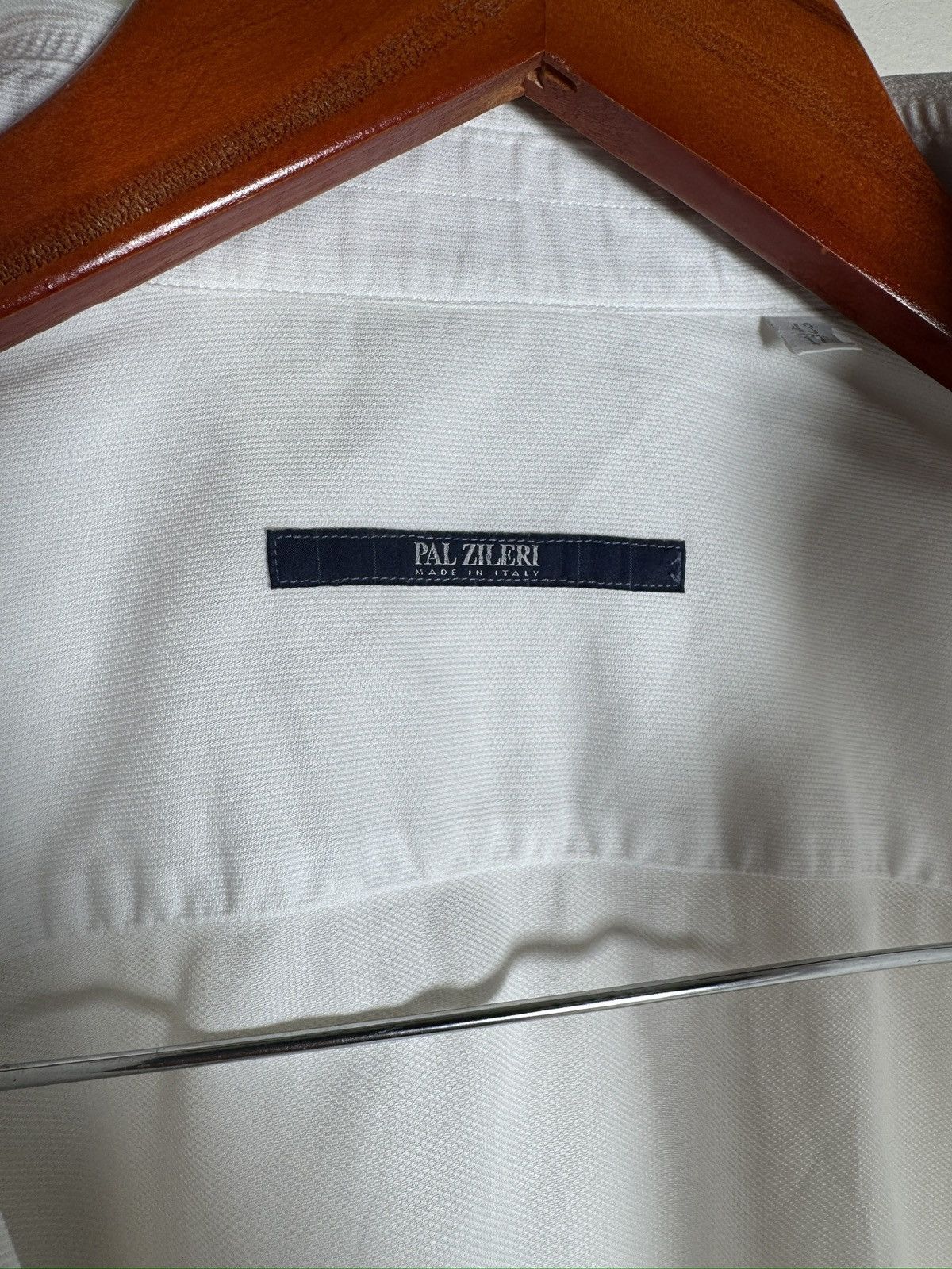 Pal Zileri Mens PAL ZILERI Dress shirt size 43/17 Made in Italy Size US L / EU 52-54 / 3 - 4 Thumbnail