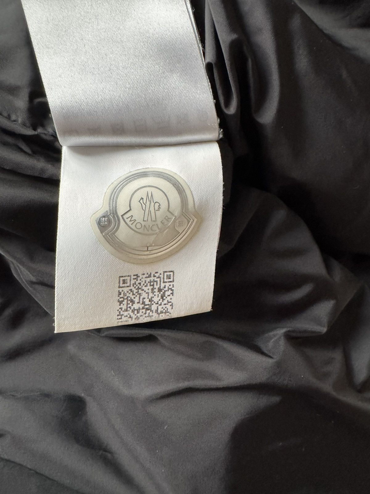 Moncler Moncler faiveley logo print Size US M / EU 48-50 / 2 - 7 Thumbnail