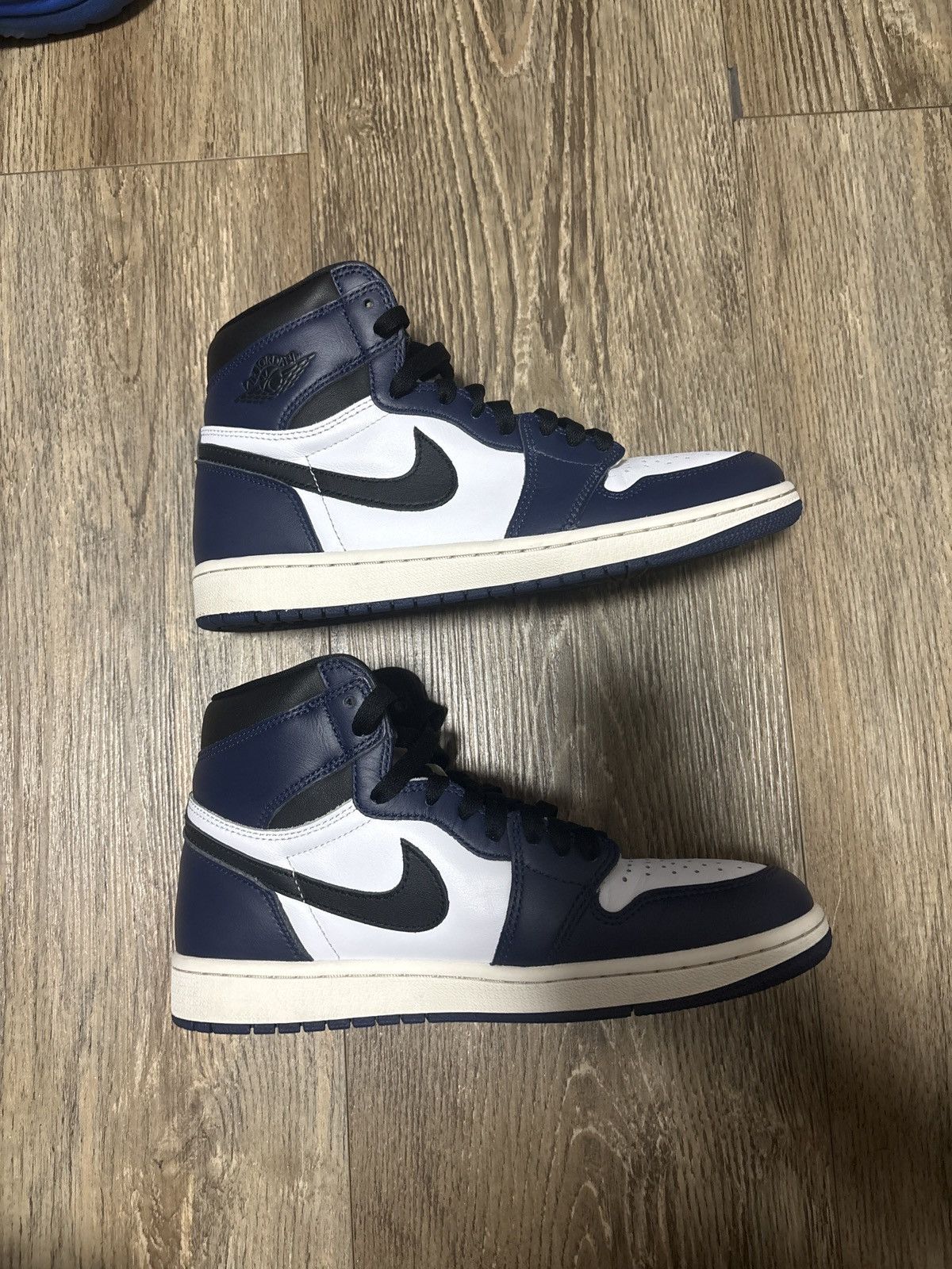 Jordan Brand Midnight Navy Blue Jordan 1 Size US 8.5 / EU 41-42 - 2 Thumbnail