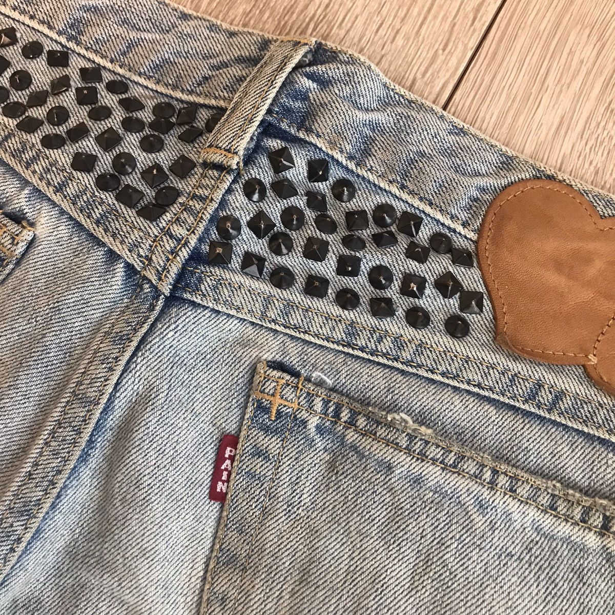 Number (N)ine Number (N)ine 06SS “Guns/Rose” Paint-Splatter Studded Denim Size US 28 / EU 44 - 4 Thumbnail