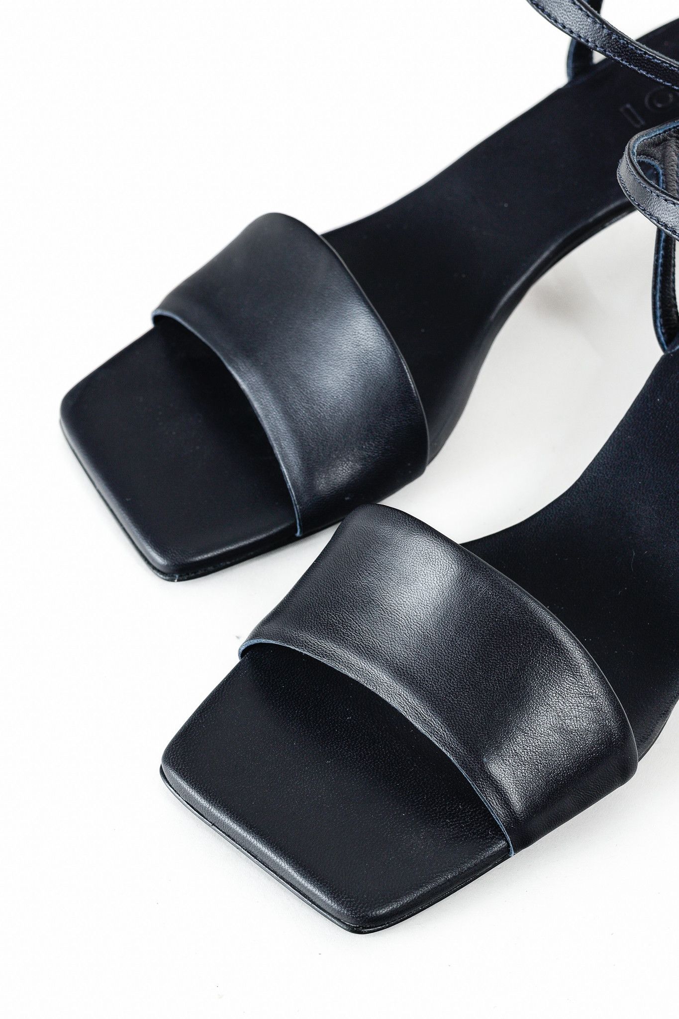 Tibi Tibi Wilbur Navy Leather Buckled Sandals Size US 8 / IT 38 - 6 Thumbnail