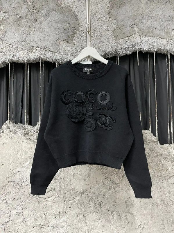 Chanel Chanel Black Long Sleeve Sweater with Embellishments 0089 Size ONE SIZE - 1 Thumbnail