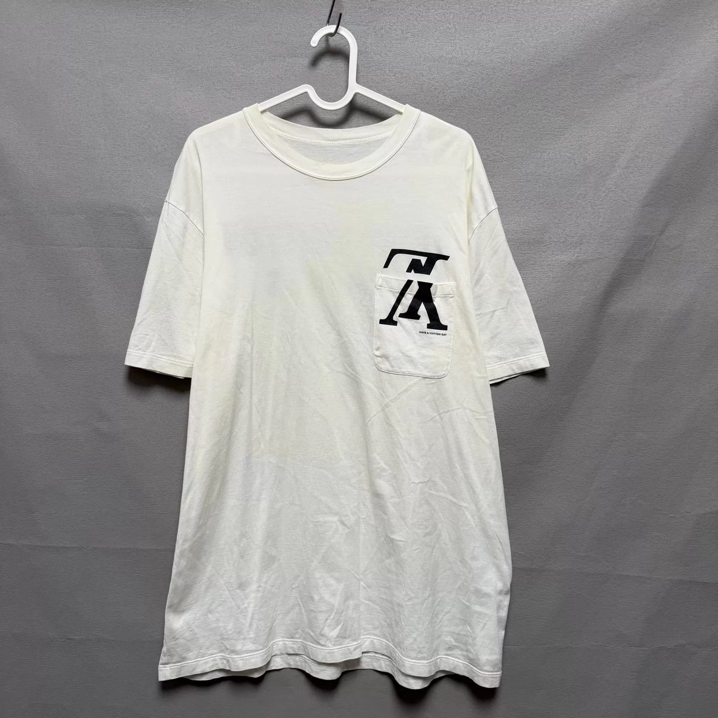 Louis Vuitton LV Inverted Logo Print Pocket White L 98 New T-Shirt Size US L / EU 52-54 / 3 - 1 Thumbnail