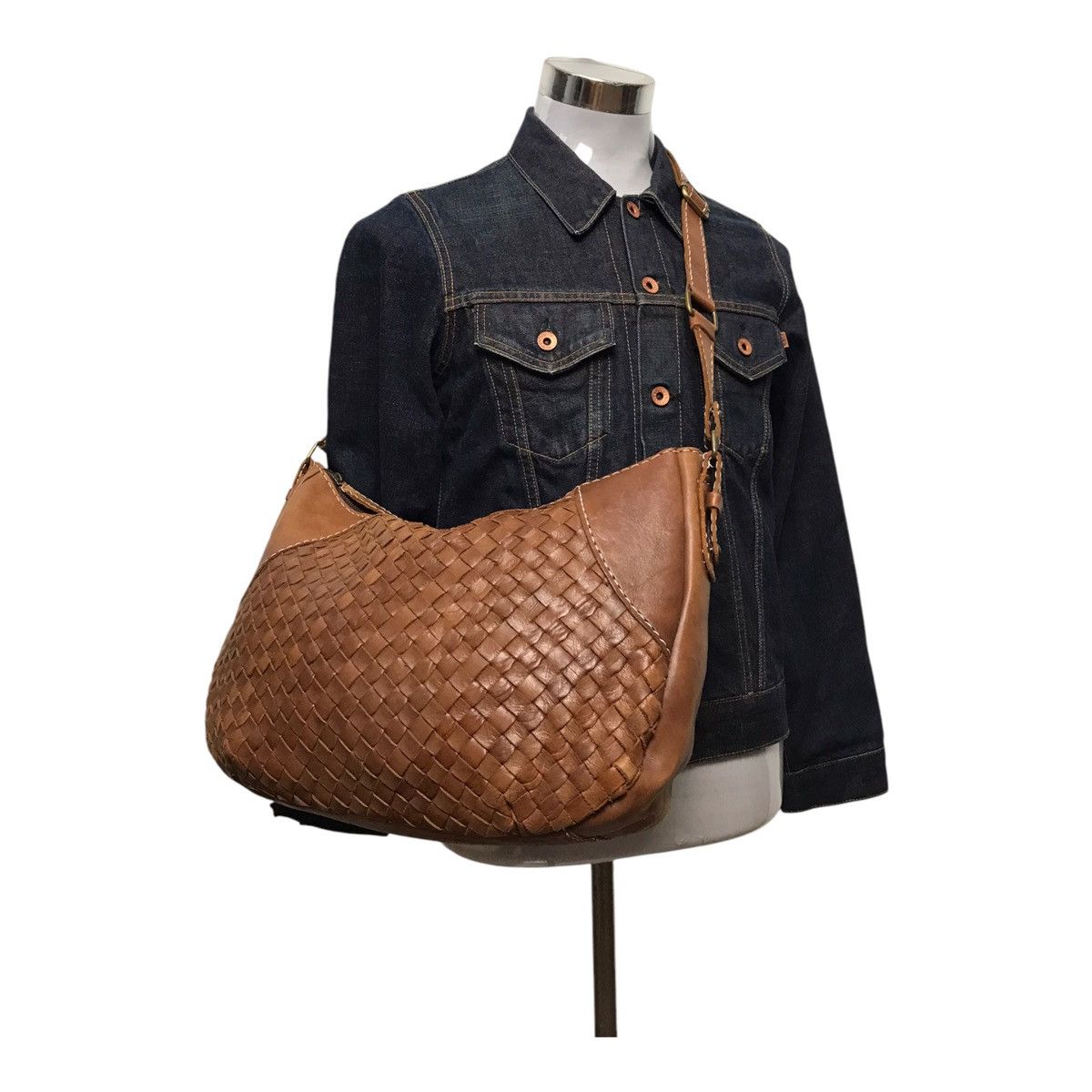 Japanese Brand × Leather Vintage Leather Brown Sling Bag Size ONE SIZE - 2 Thumbnail