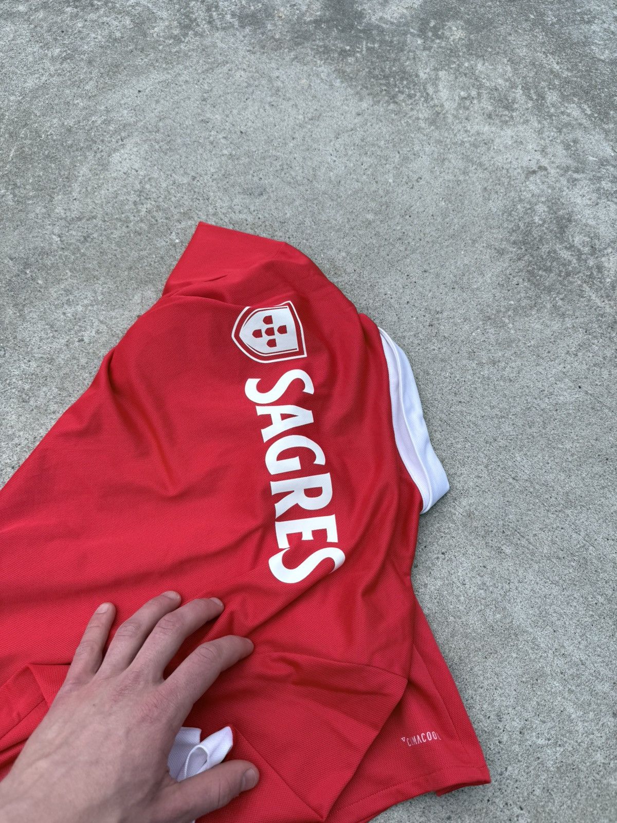 Adidas Vintage Adidas FC Benfica soccer streetwear football t-shirt Size US L / EU 52-54 / 3 - 15 Thumbnail