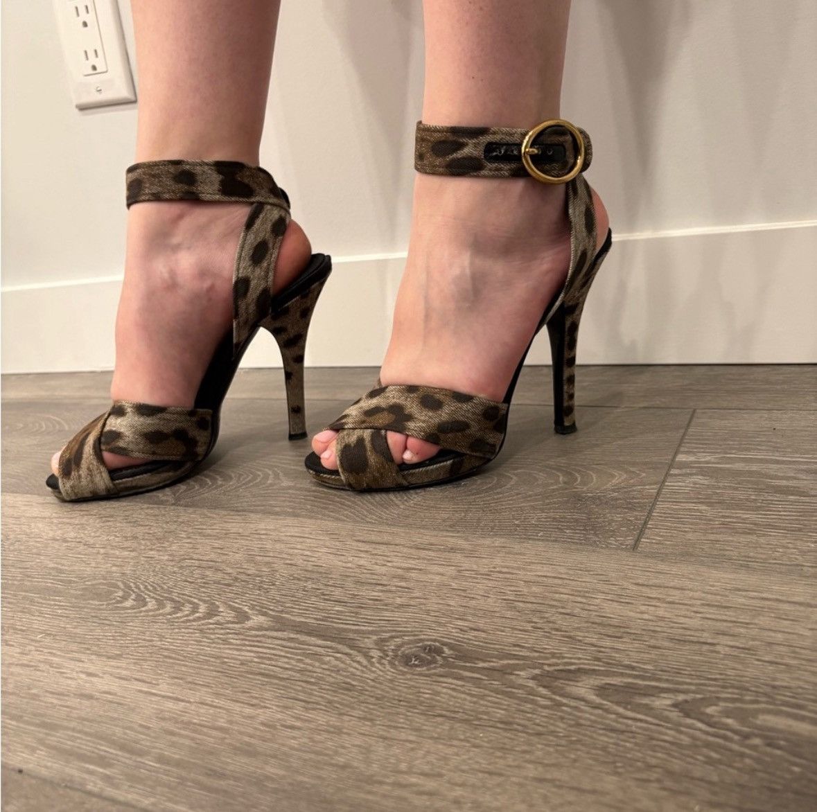 Dolce & Gabbana Dolce & Gabbana leopard print ankle strap heels Size US 9 / IT 39 - 2 Thumbnail