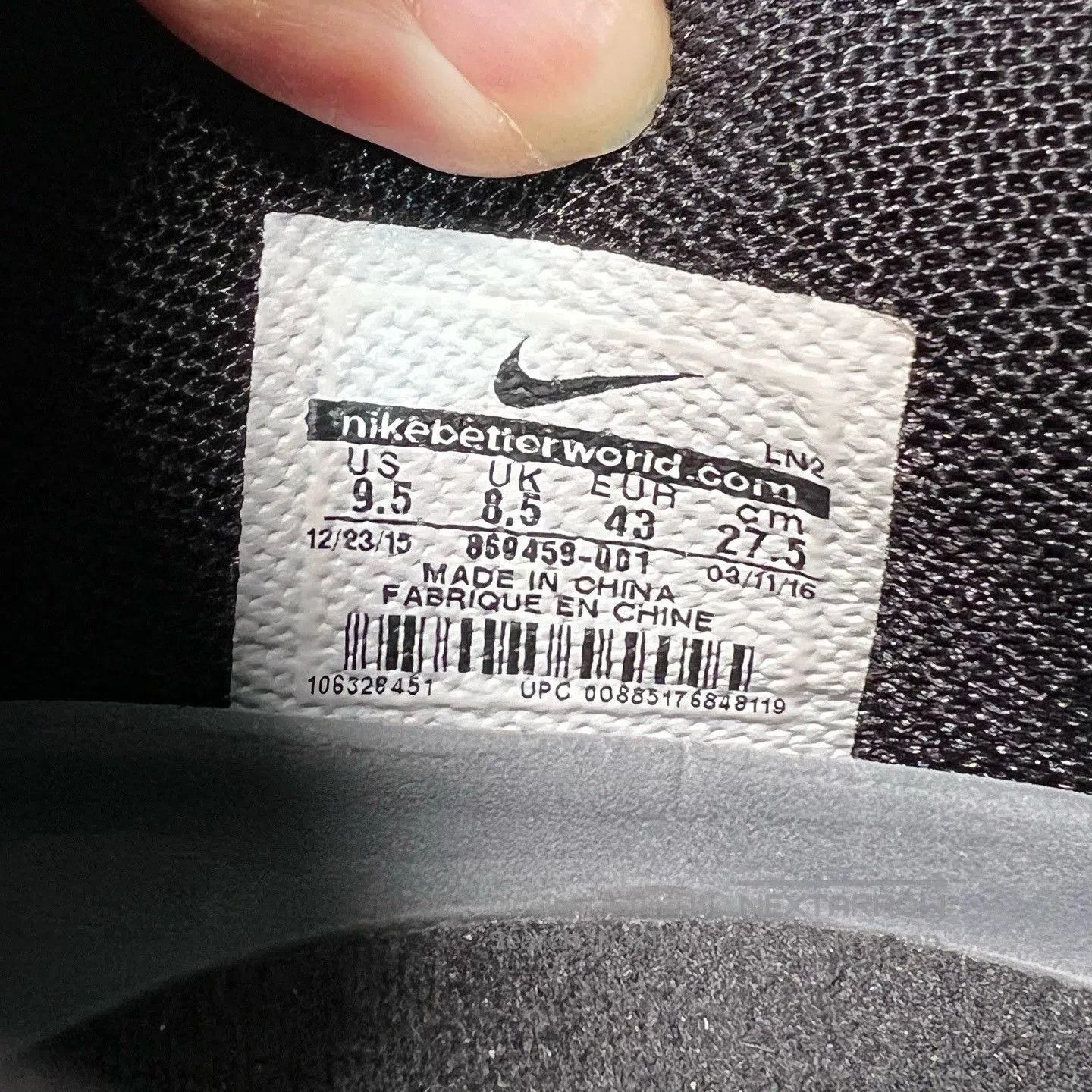Nike Nike Kobe 11 Black Gold Basketball Shoes. Size US 10 / EU 43 - 7 Thumbnail
