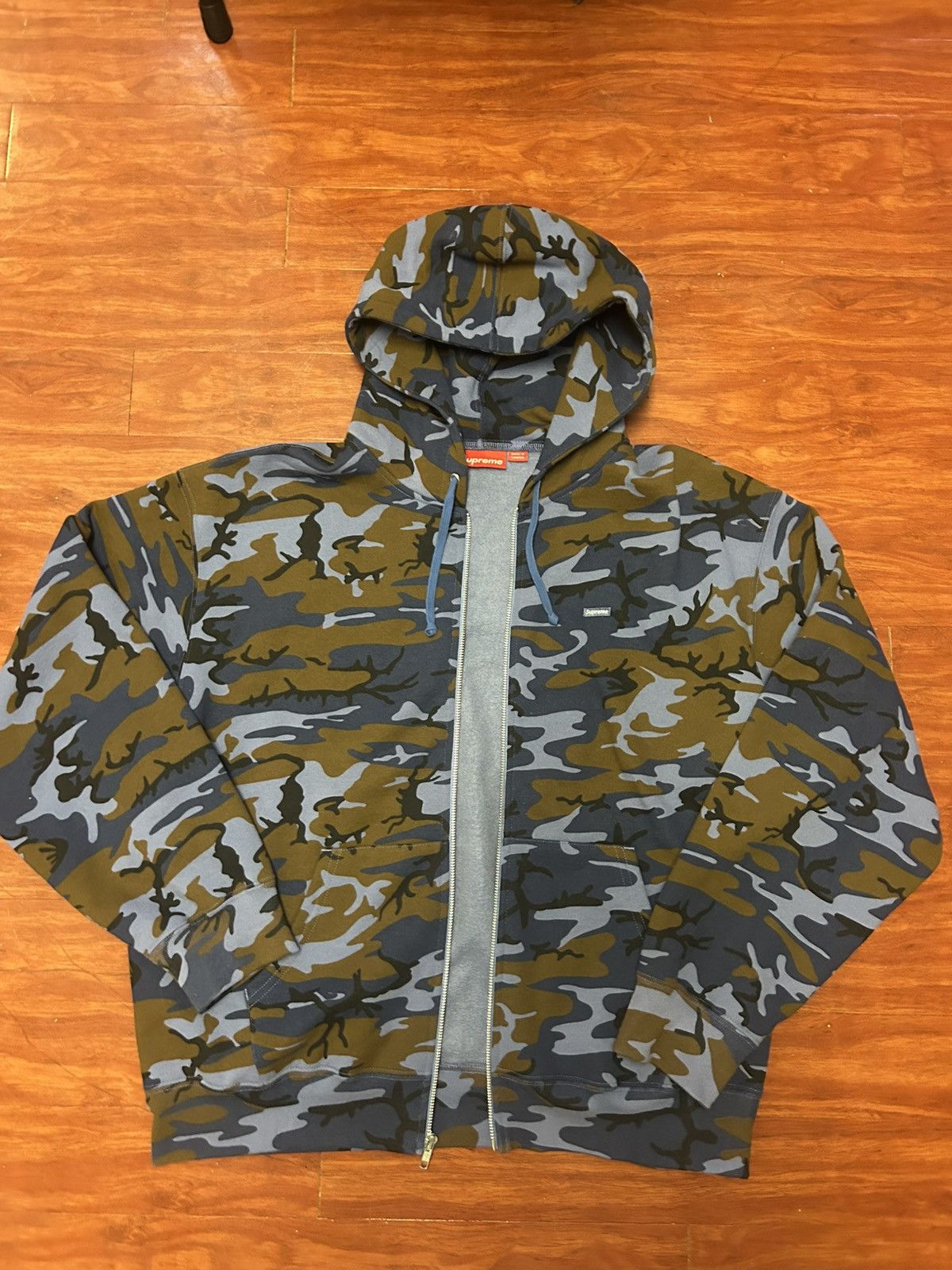 Supreme Box logo supreme blue camo hoodie. Brand new 100% authentic Size US L / EU 52-54 / 3 - 1 Thumbnail