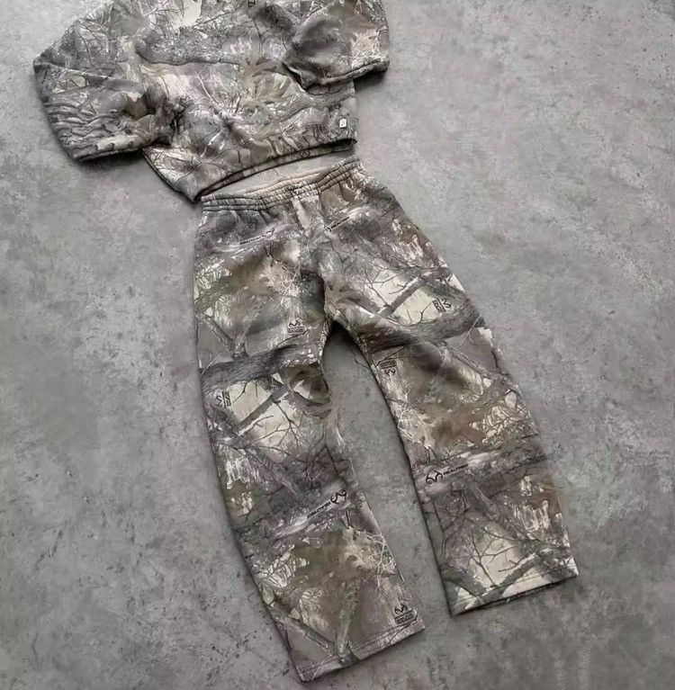 Japanese Brand Combo for size XL Camouflage Tree Baggy Sweatpants Size US XL / EU 56 / 4 - 1 Thumbnail