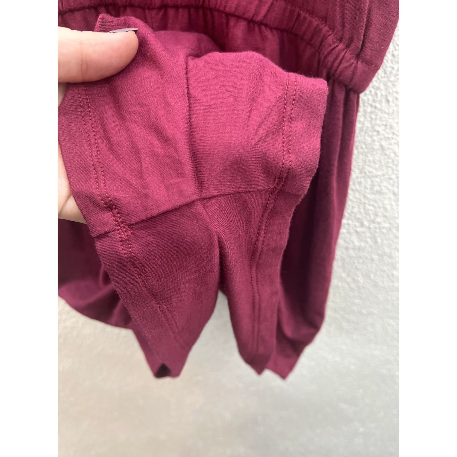 Vintage **Aeropostale Maroon Cold Shoulder Romper Size XS** User: **Vintage Aeropostale Maroon Cold Shoulder Romper Size XS** Size 26" / US 2 / IT 38 - 4 Thumbnail
