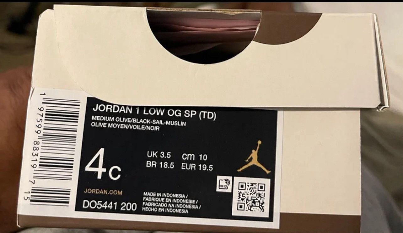 Nike × Travis Scott Travis Scott Jordan 1 low Reverse Olive kids baby size 4C Size US 5 / EU 37 - 8 Thumbnail