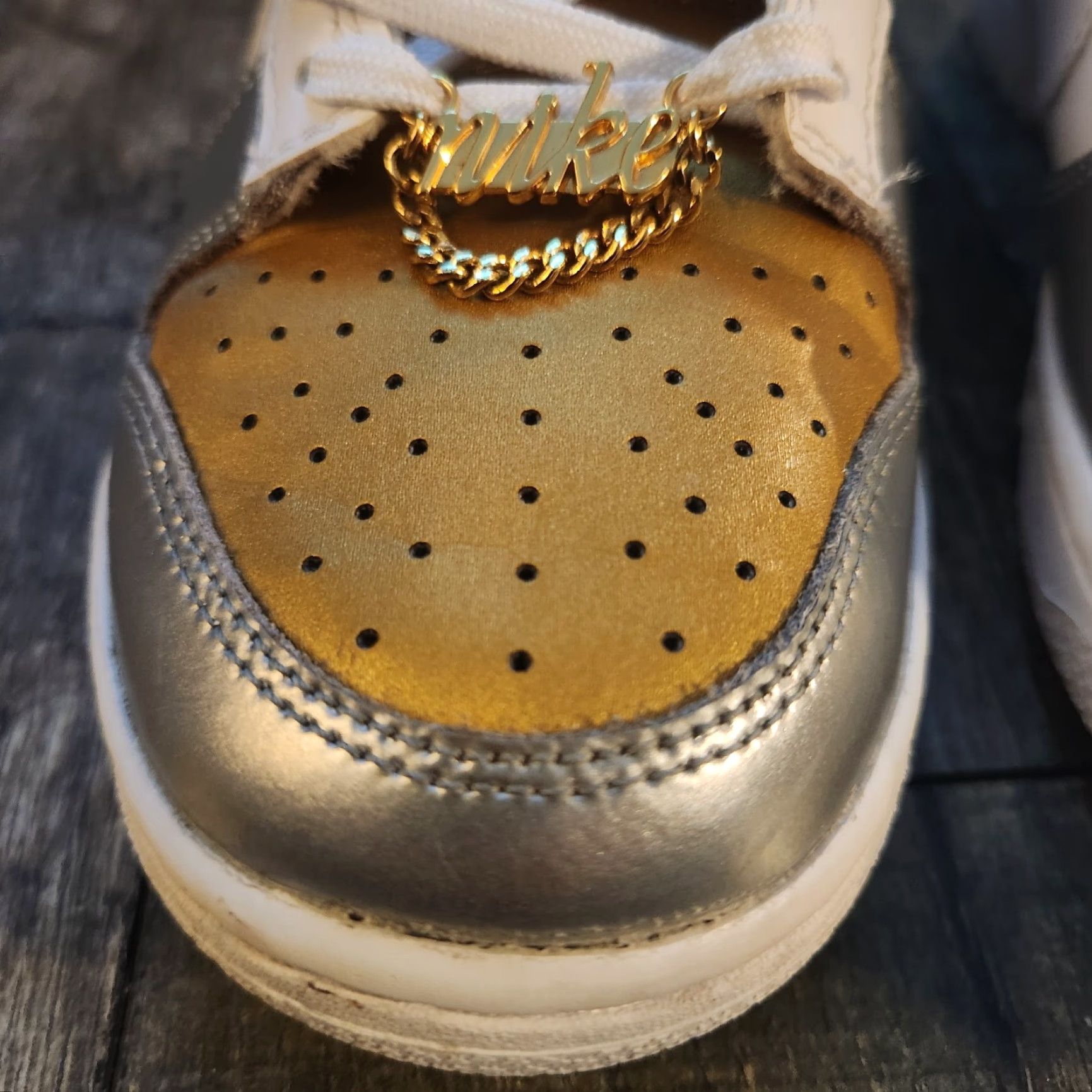 Nike VINTAGE Nike Dunk Low Heirloom Womens 7 White Gold Silver Chain Deubrae DH4403-700 Size ONE SIZE - 4 Thumbnail