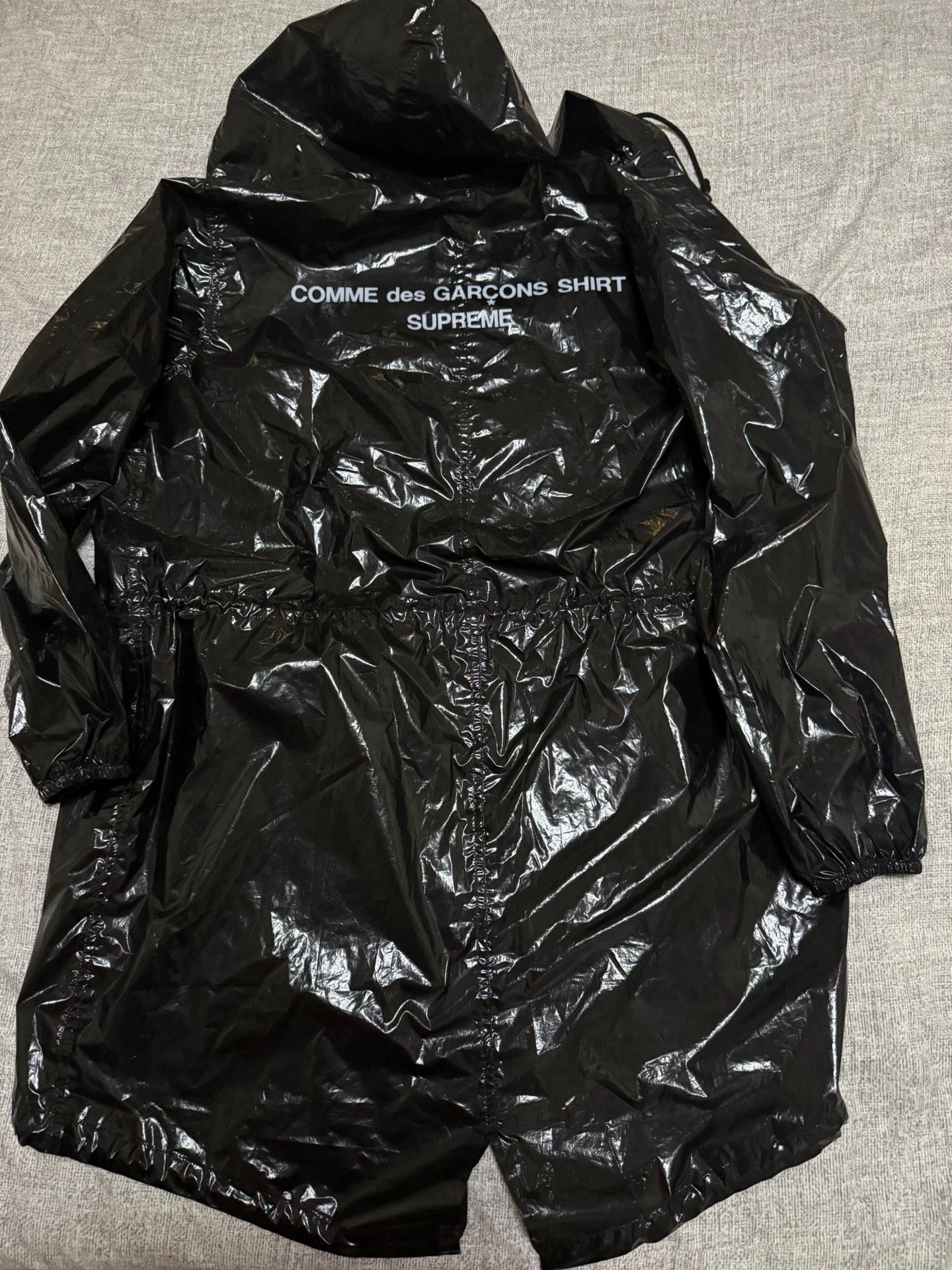 Supreme Supreme x CDG Fishtail Raincoat L Size US L / EU 52-54 / 3 - 1 Thumbnail