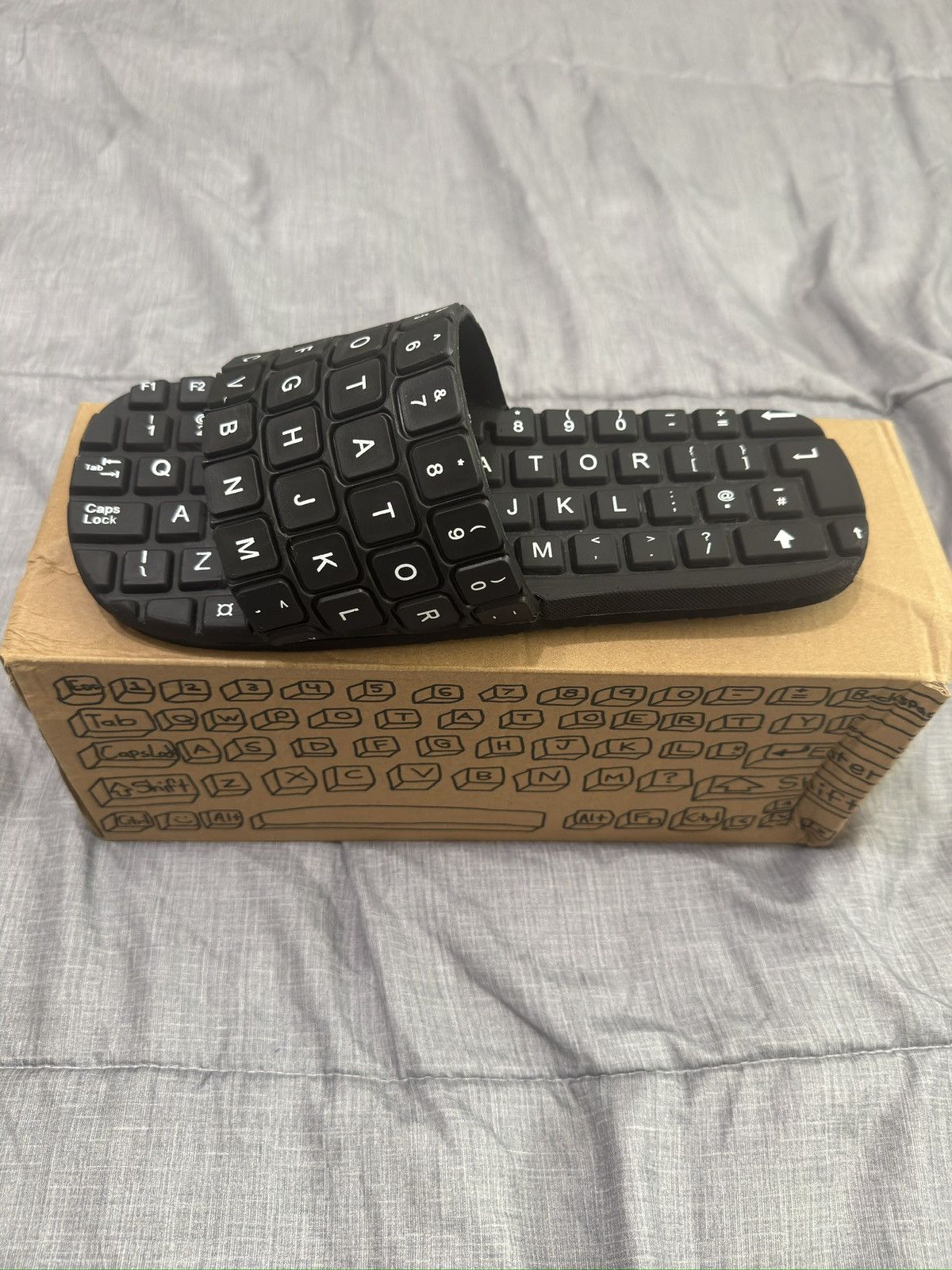Imran Potato KEYBOARD SLIDES Size US 9 / EU 42 - 5 Thumbnail