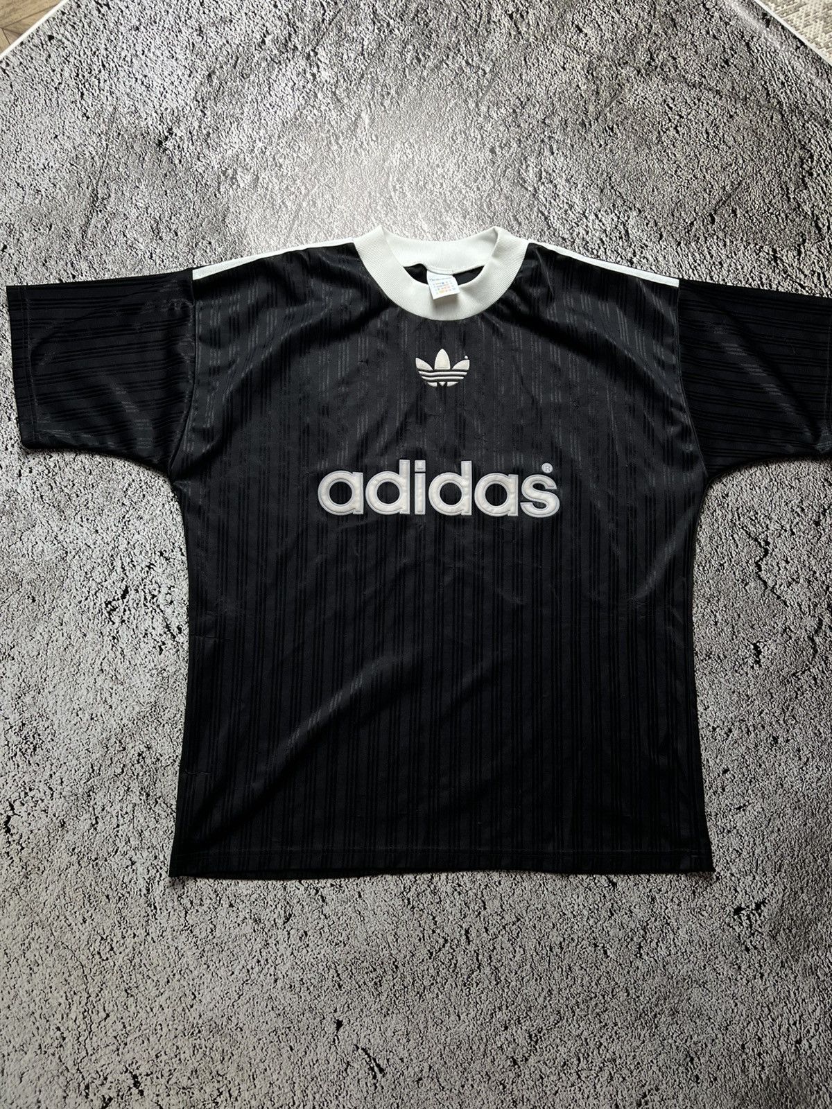 Adidas VTG 80-90’s Adidas three stripes trefoil big logo t shirt Size US M / EU 48-50 / 2 - 1 Thumbnail