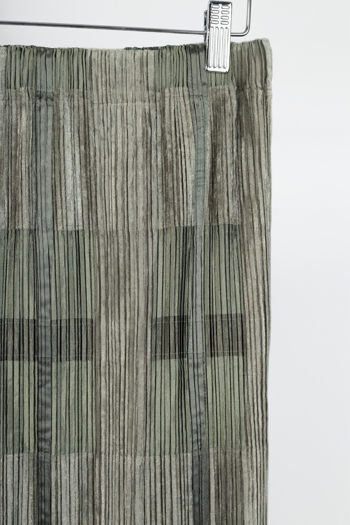 Issey Miyake Issey Miyake Green Velvet & Satin Plaid Pleated Maxi Skirt Size 25" / US 0 / IT 36 - 5 Thumbnail