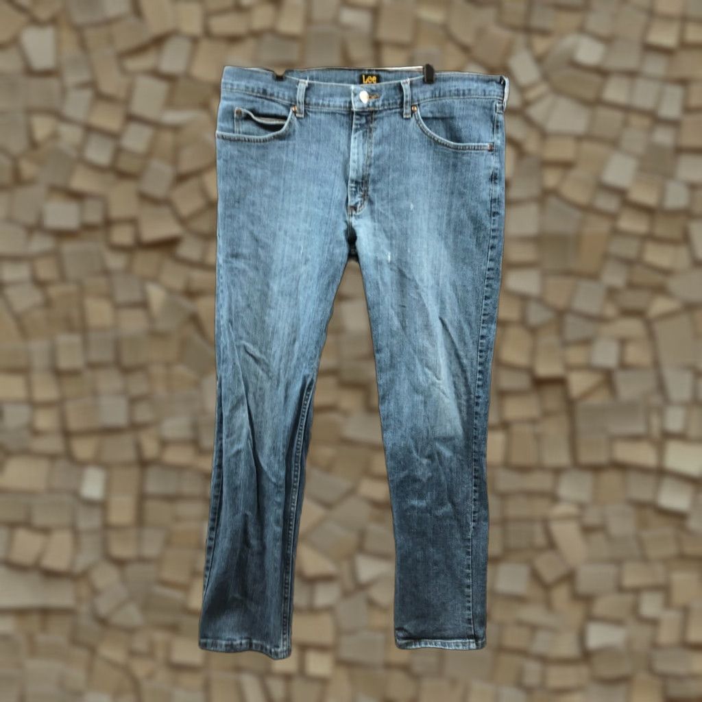 Lee Lee Jeans Size 40x32 Mens Mid Rise Straight Leg Medium Wash Blue Denim Regular Fit Size US 40 / EU 56 - 1 Thumbnail