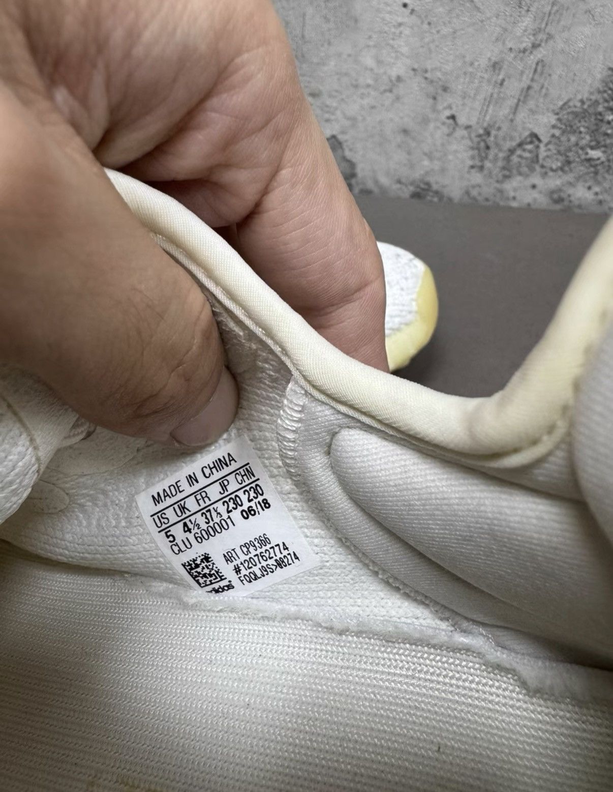 Adidas Adidas Yeezy 350 Cream White K37 Size US 7 / IT 37 - 6 Thumbnail
