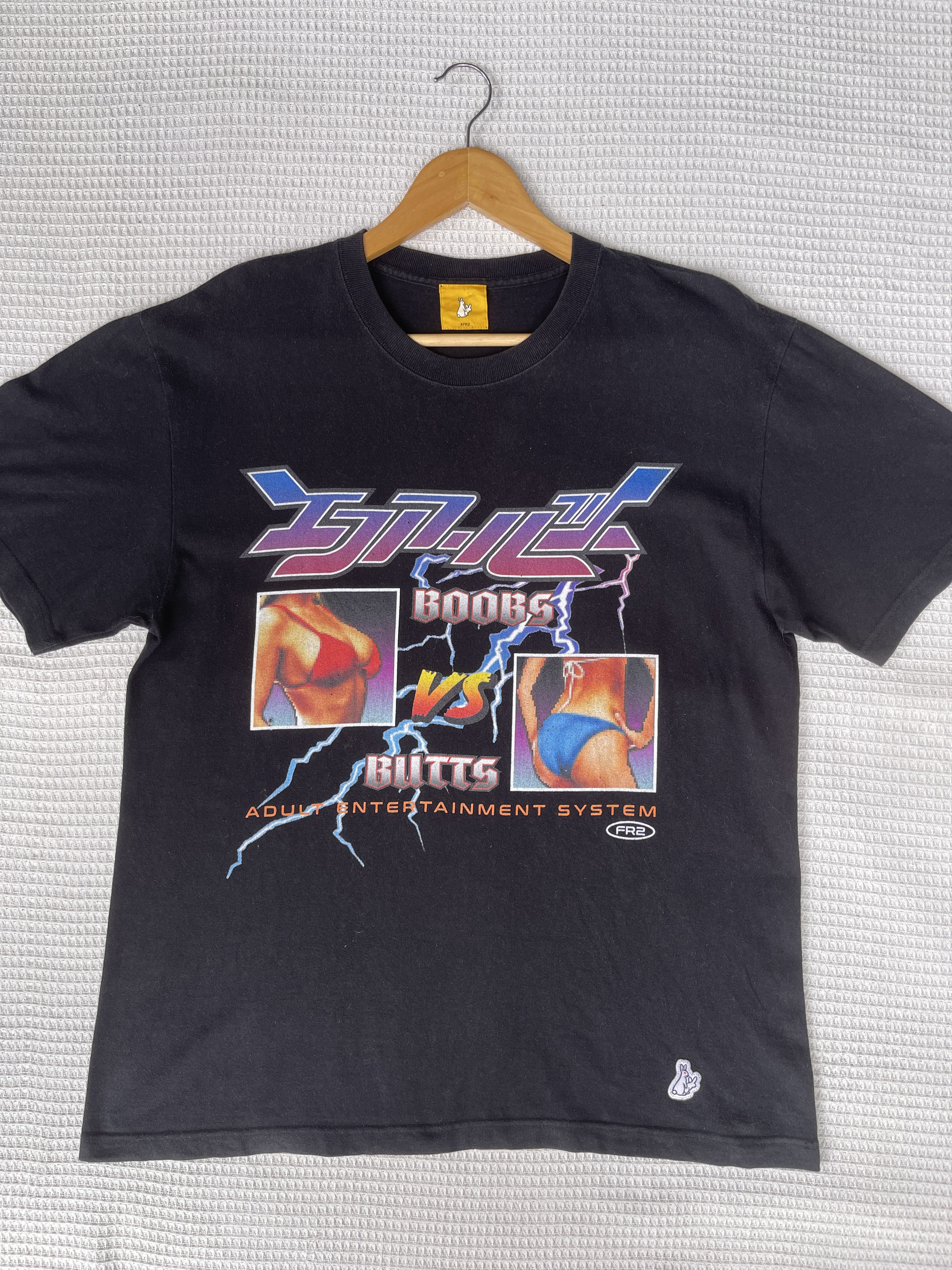 FR2 Last Drop🔥Rare🔥Japanese Fr2 Boobs Vs Butts T-Shirt Size US L / EU 52-54 / 3 - 10 Thumbnail