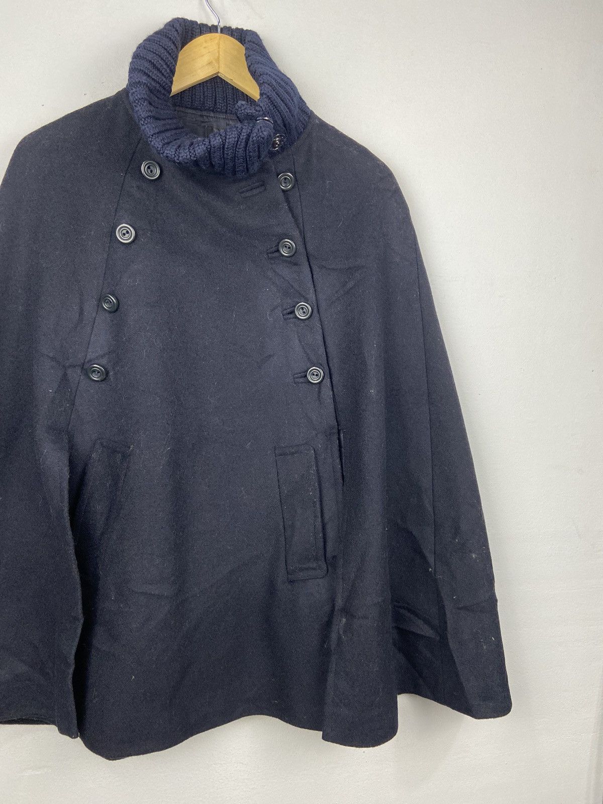 A.P.C. Navy Cape Size S / US 4 / IT 40 - 3 Thumbnail